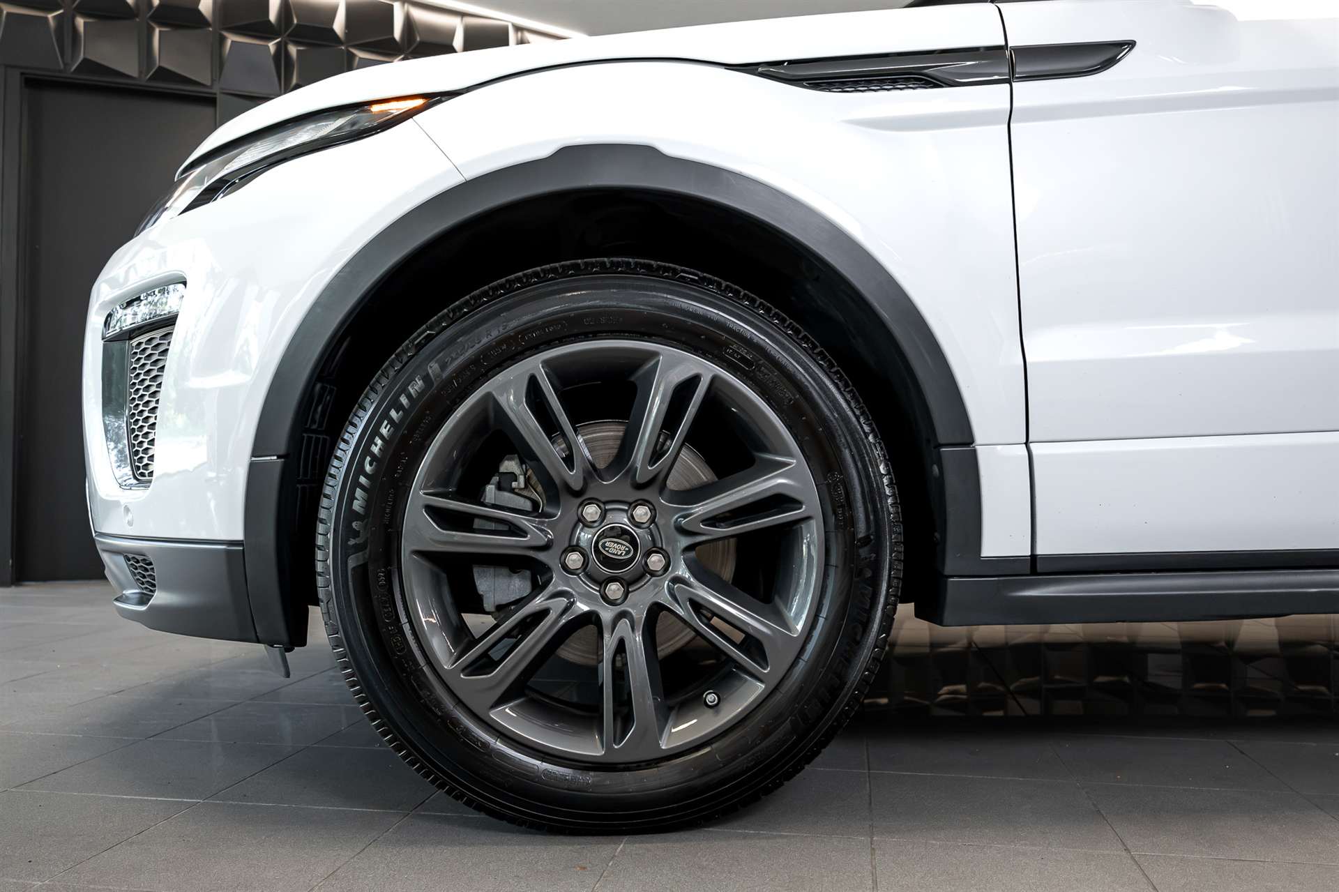 LAND ROVER Range Rover Evoque 2.0 TD4 Landmark AT9-image-31