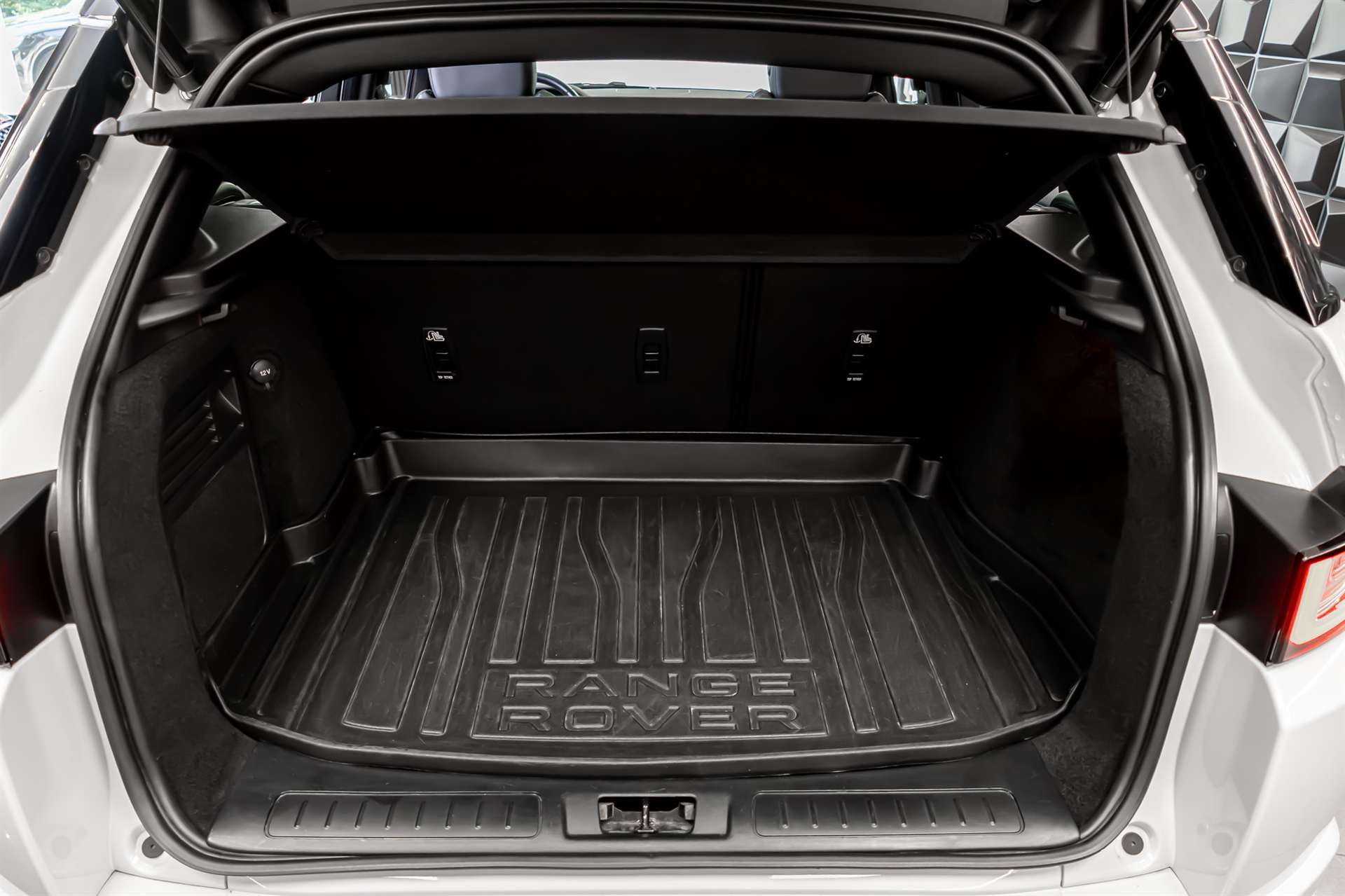 LAND ROVER Range Rover Evoque 2.0 TD4 Landmark AT9-image-27