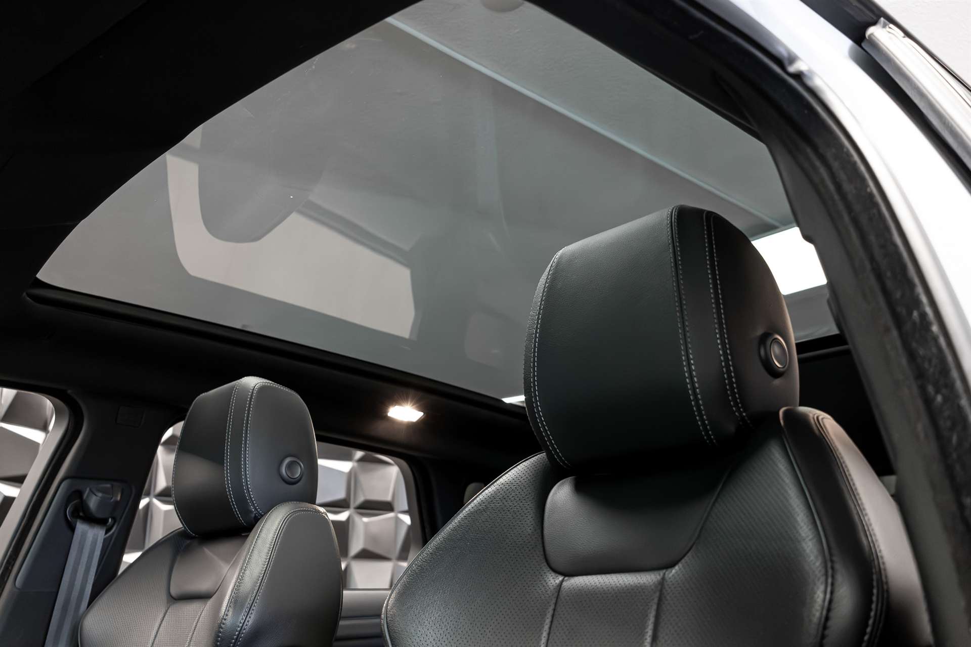 LAND ROVER Range Rover Evoque 2.0 TD4 Landmark AT9-image-15