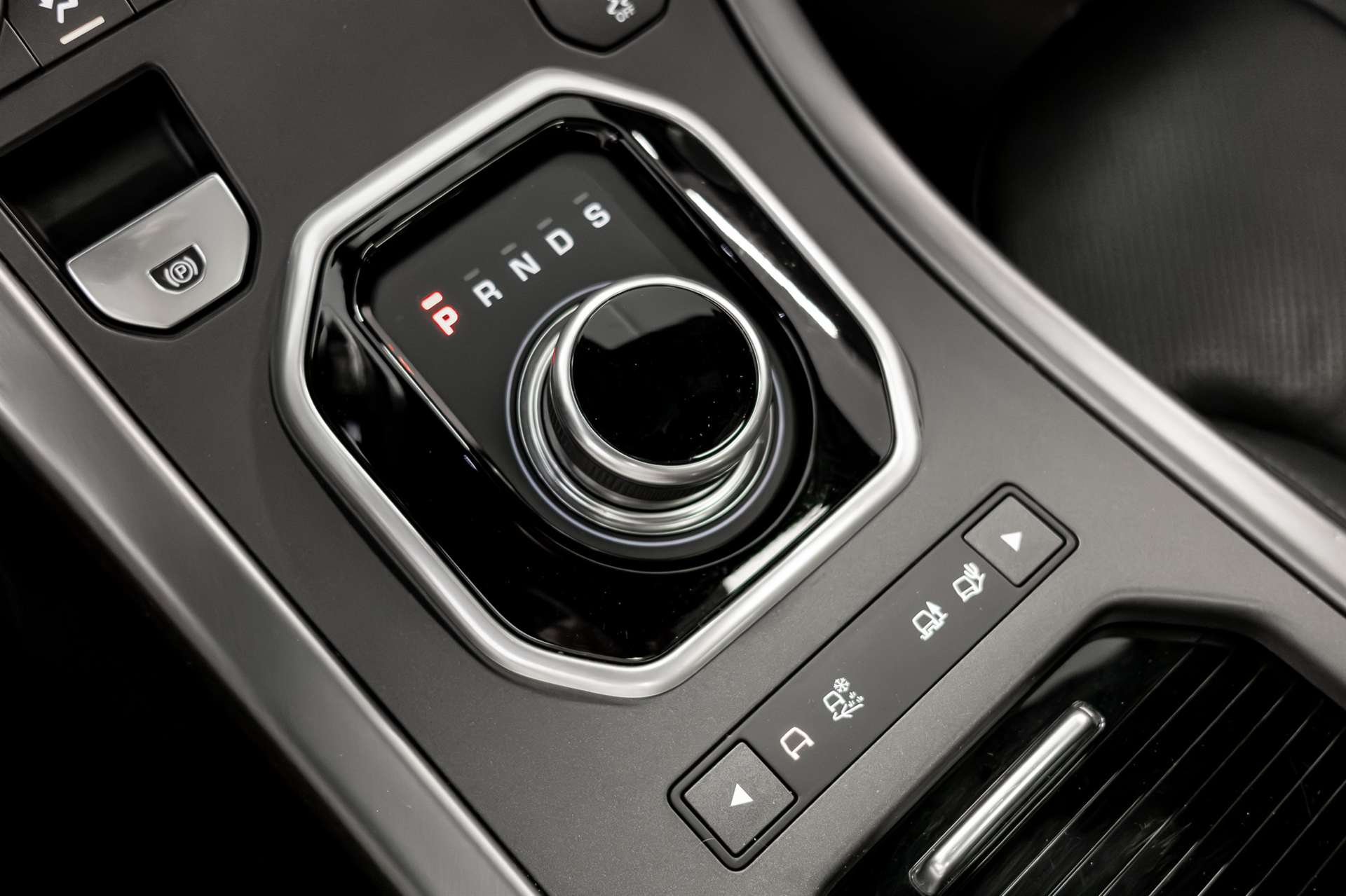 LAND ROVER Range Rover Evoque 2.0 TD4 Landmark AT9-image-21