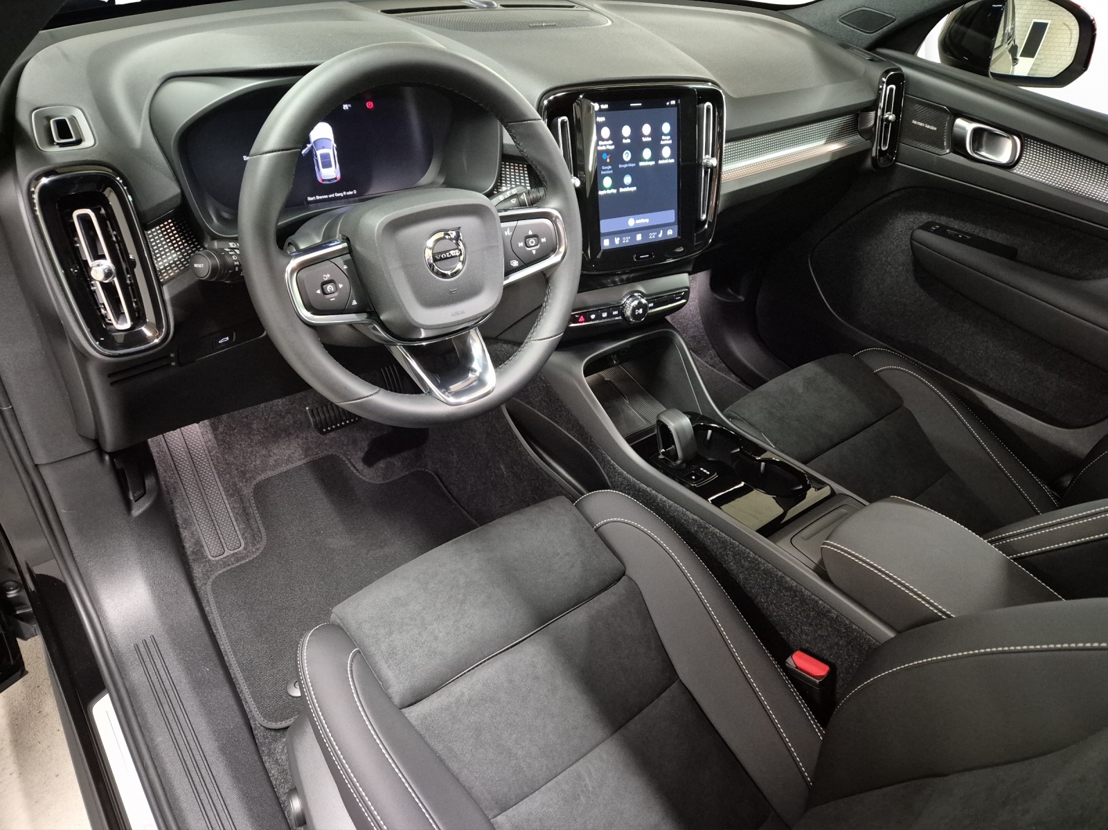 VOLVO EX40 Twin Black Edition AWD-image-8