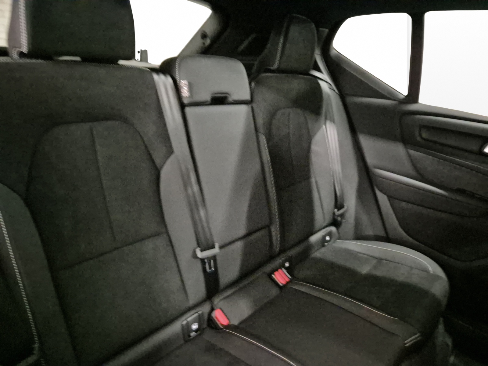 VOLVO EX40 Twin Black Edition AWD-image-16