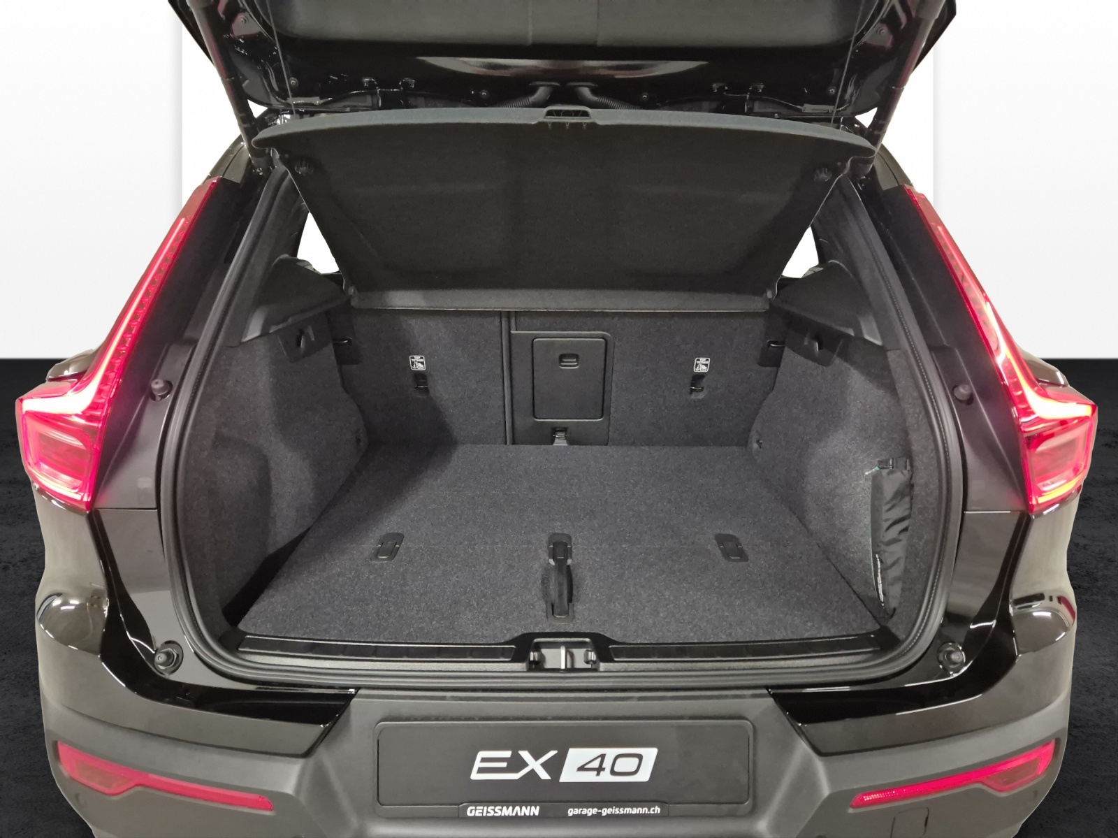 VOLVO EX40 Twin Black Edition AWD-image-19