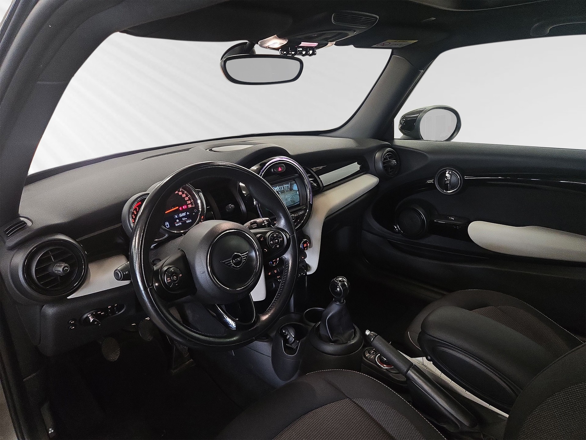 MINI Cooper-showroom-element-3