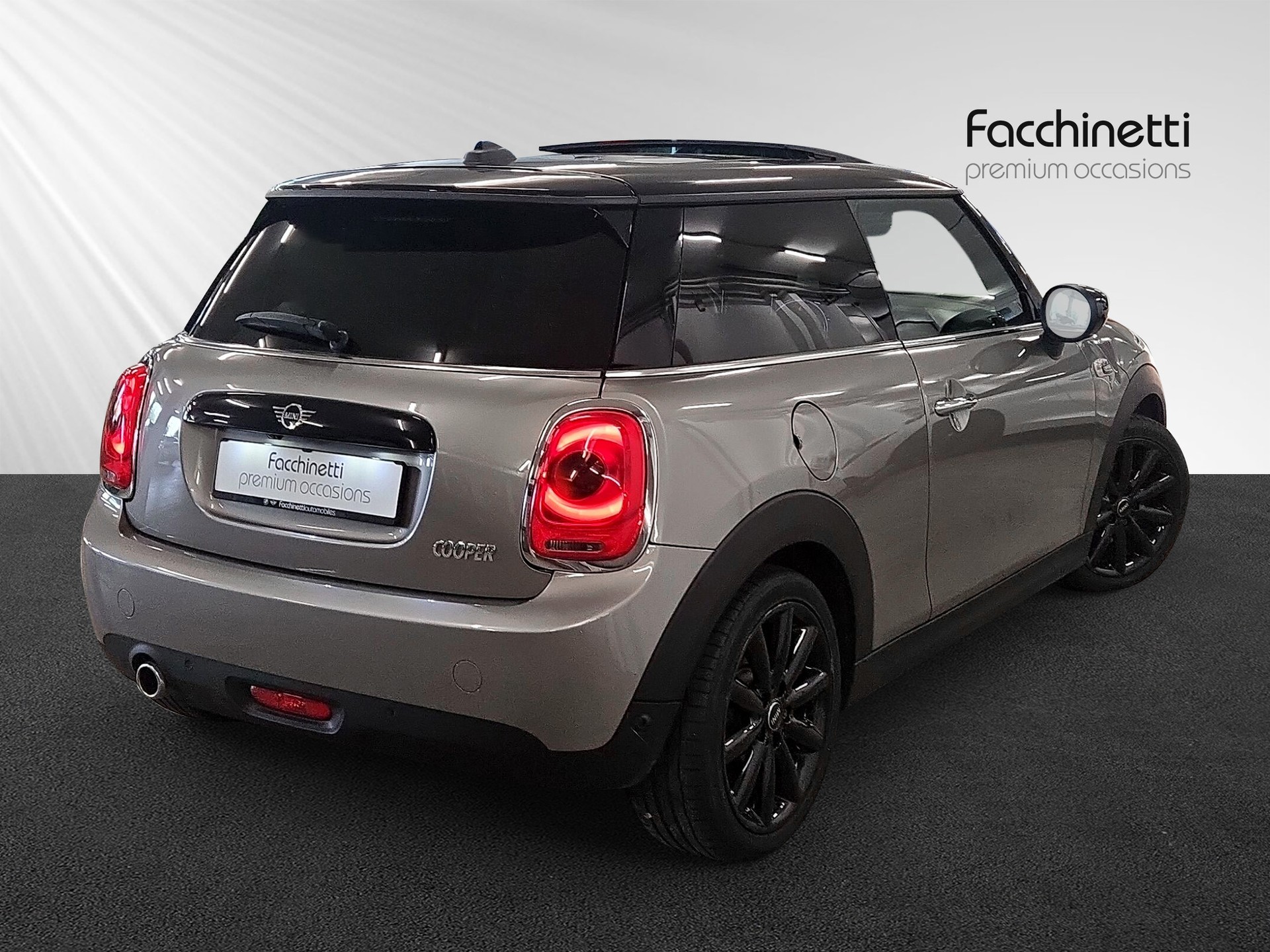 MINI Cooper-showroom-element-2