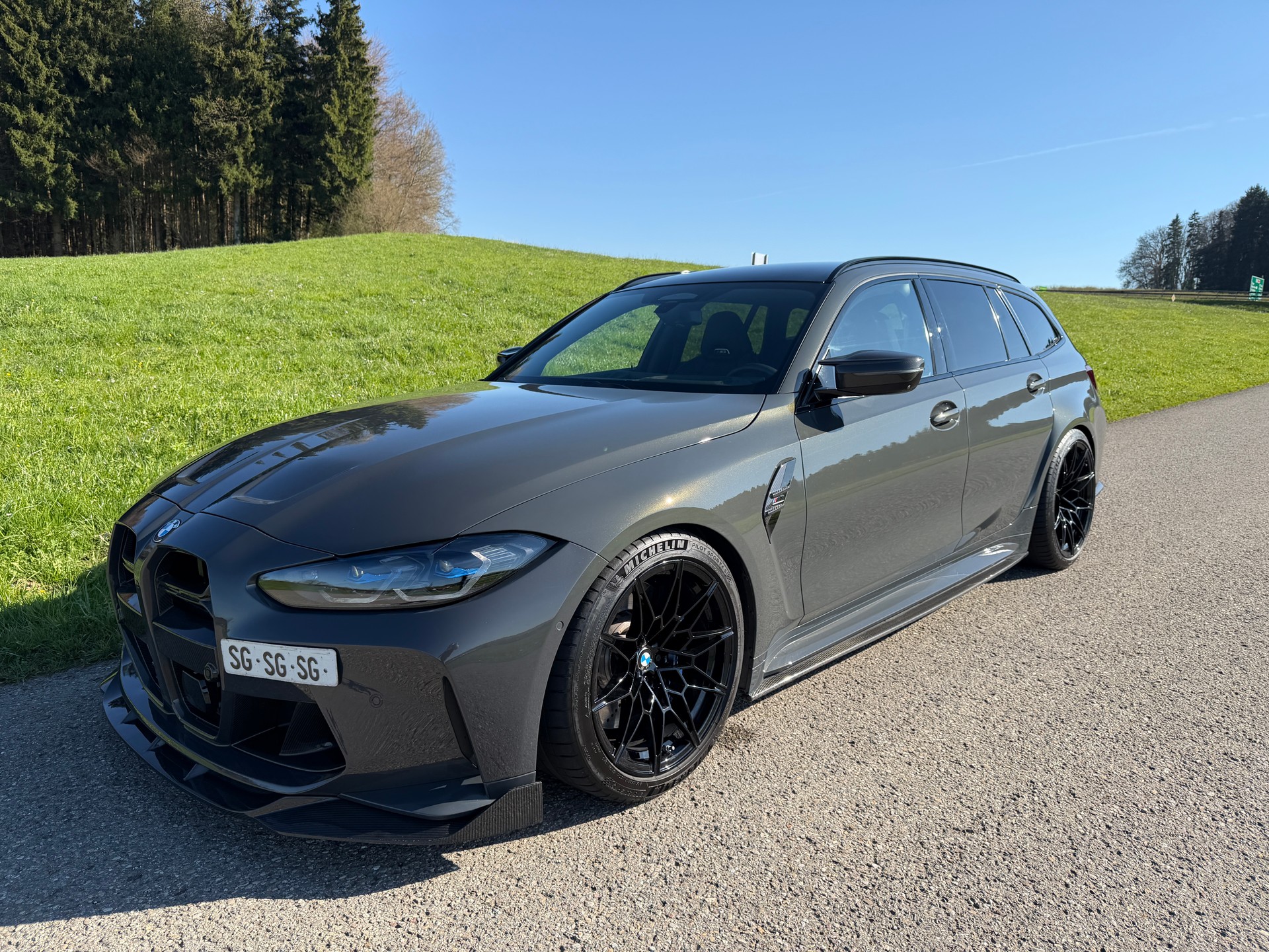 BMW M3 Competition xDrive-image-3