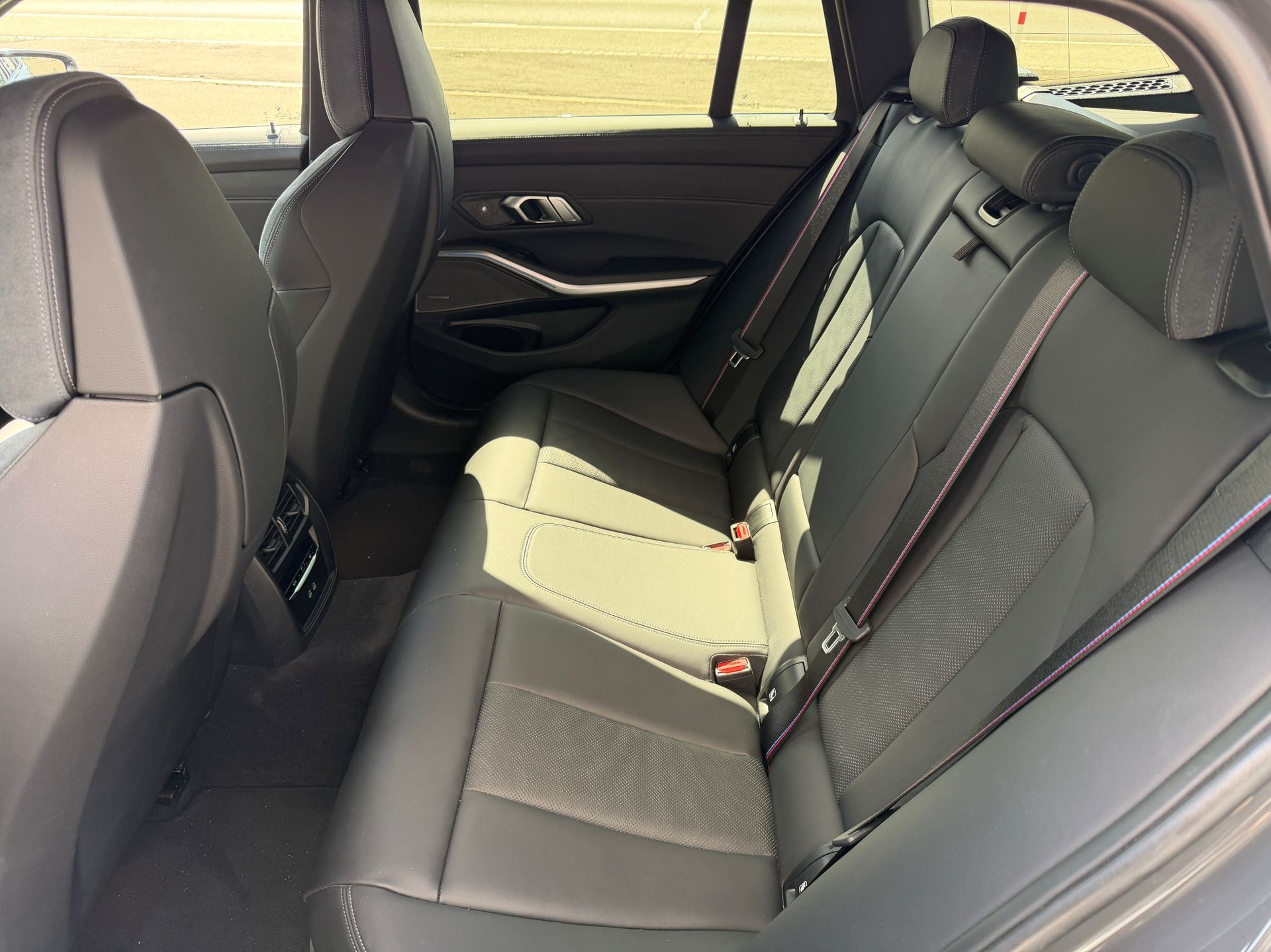 BMW M3 Competition xDrive-image-5
