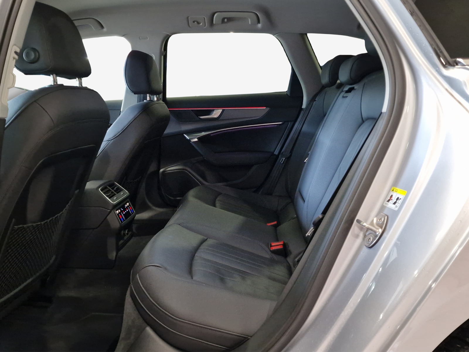 AUDI A6 Avant 40 TDI Attraction quattro S-tronic-image-11