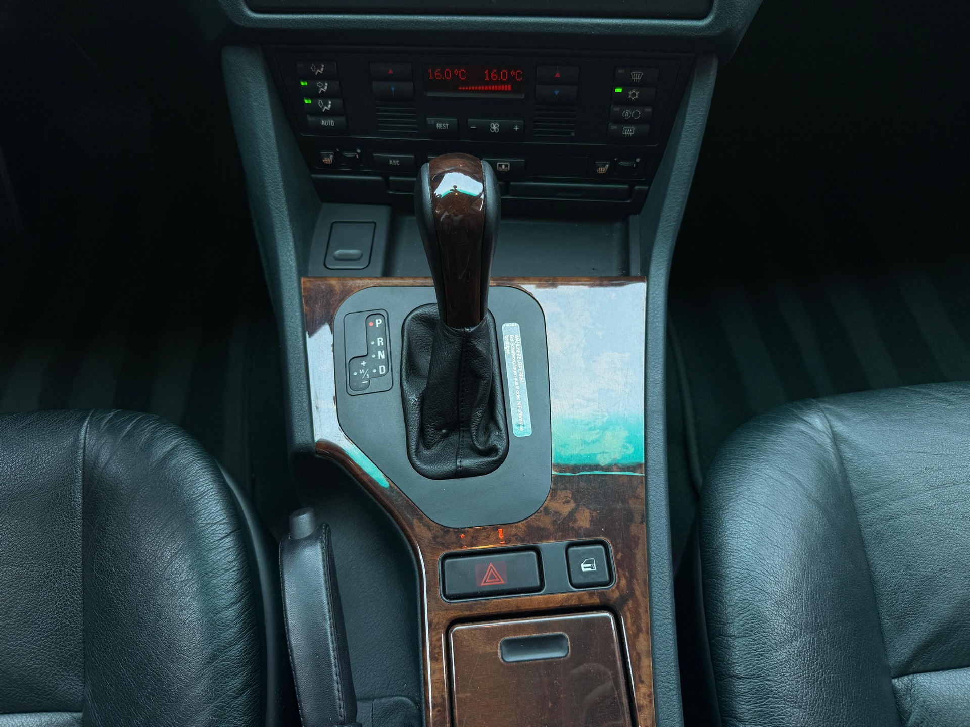 BMW 540i-image-23