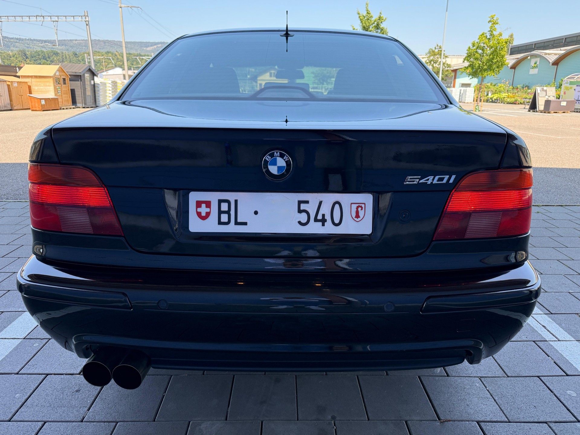 BMW 540i-image-3