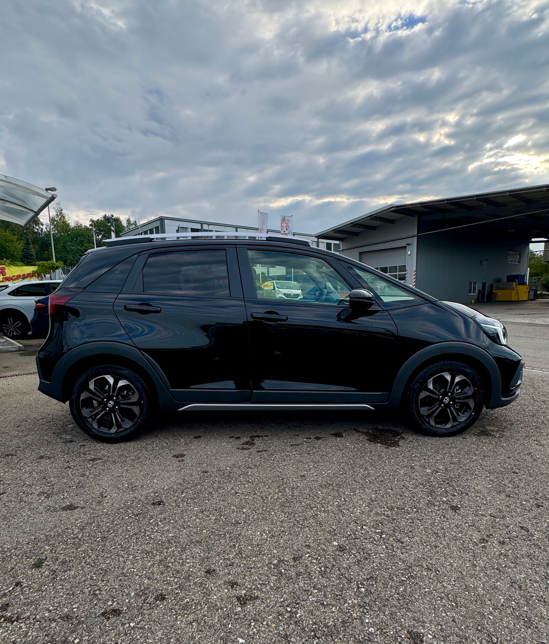 HONDA Jazz 1.5i-MMD Crosstar Advance E-CVT Modell 2027 1.9% Leasing Aktion unschlagbar mit 8 Jahren Garantie leichter Hagelschaden-showroom-element-3