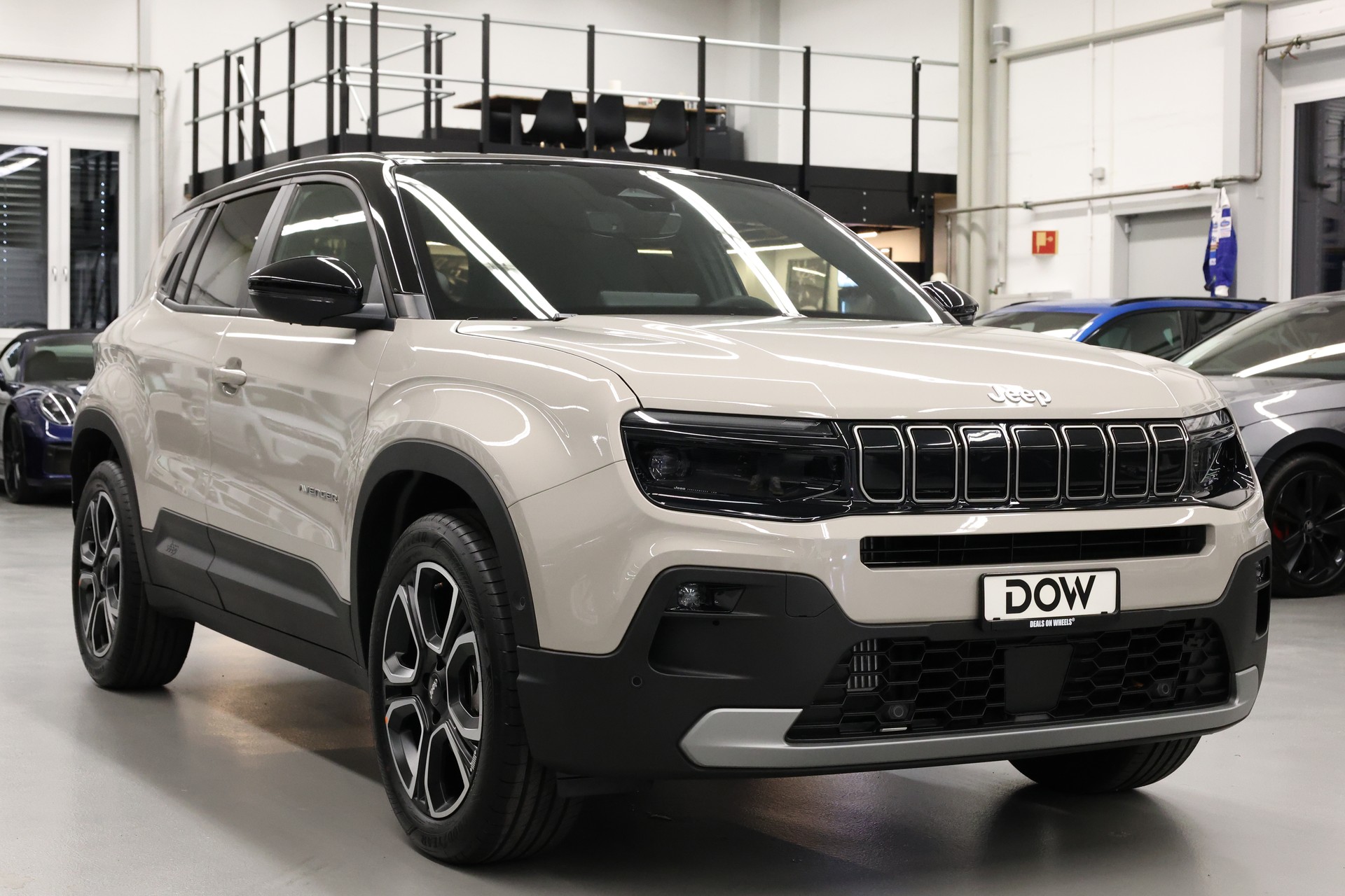 JEEP Avenger 1.2 MHEV Summit-image-1