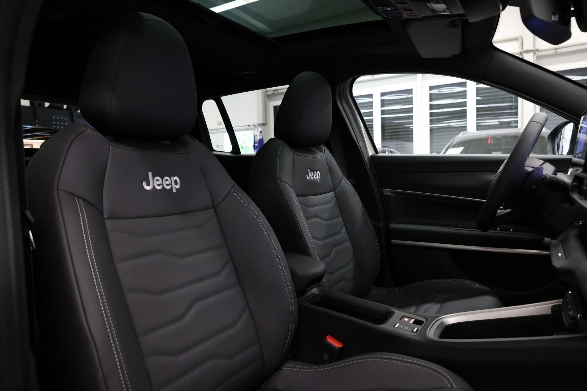 JEEP Avenger 1.2 MHEV Summit-image-21