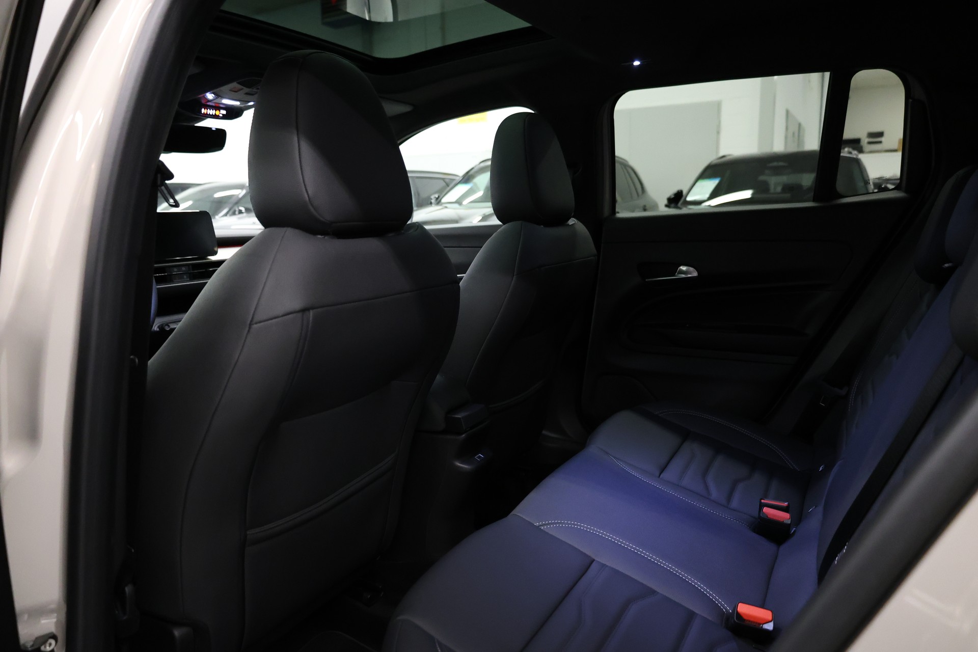 JEEP Avenger 1.2 MHEV Summit-image-27