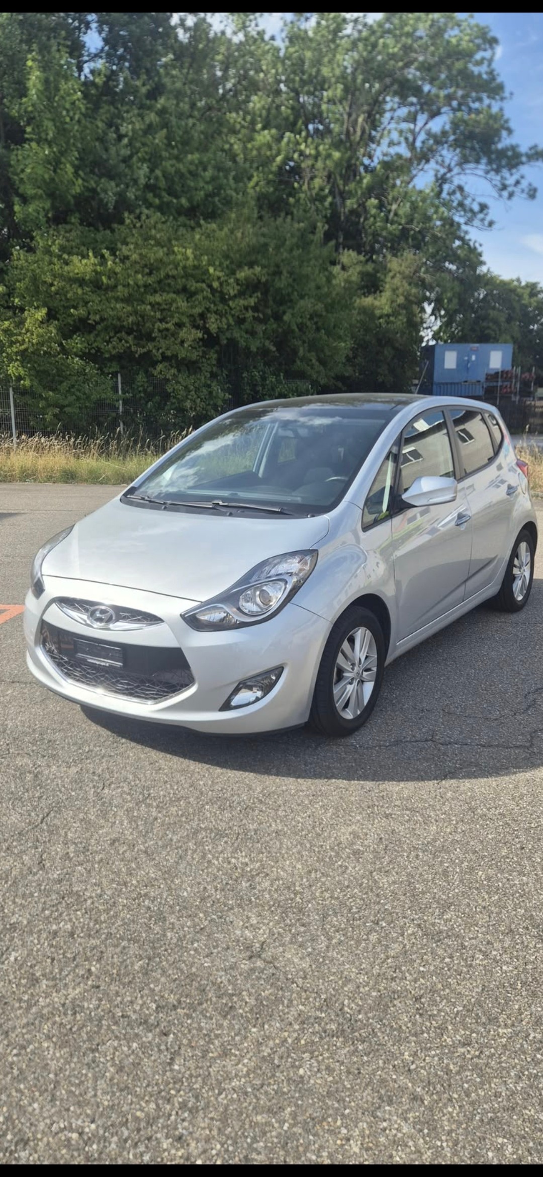 HYUNDAI iX20-image-1