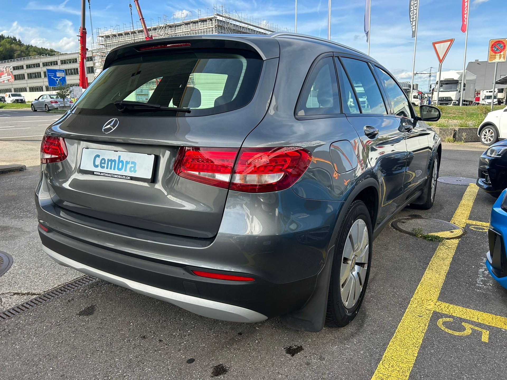 MERCEDES-BENZ GLC 250 4Matic 9G-Tronic-image-4