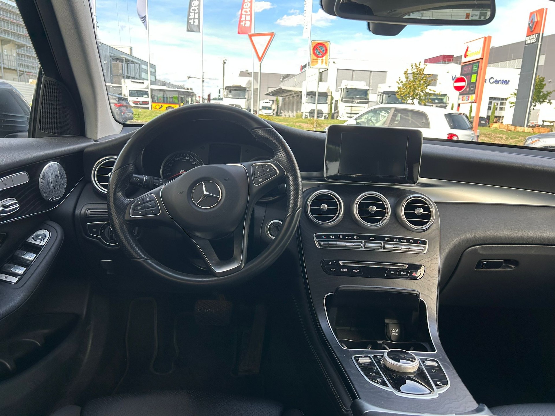 MERCEDES-BENZ GLC 250 4Matic 9G-Tronic-image-6