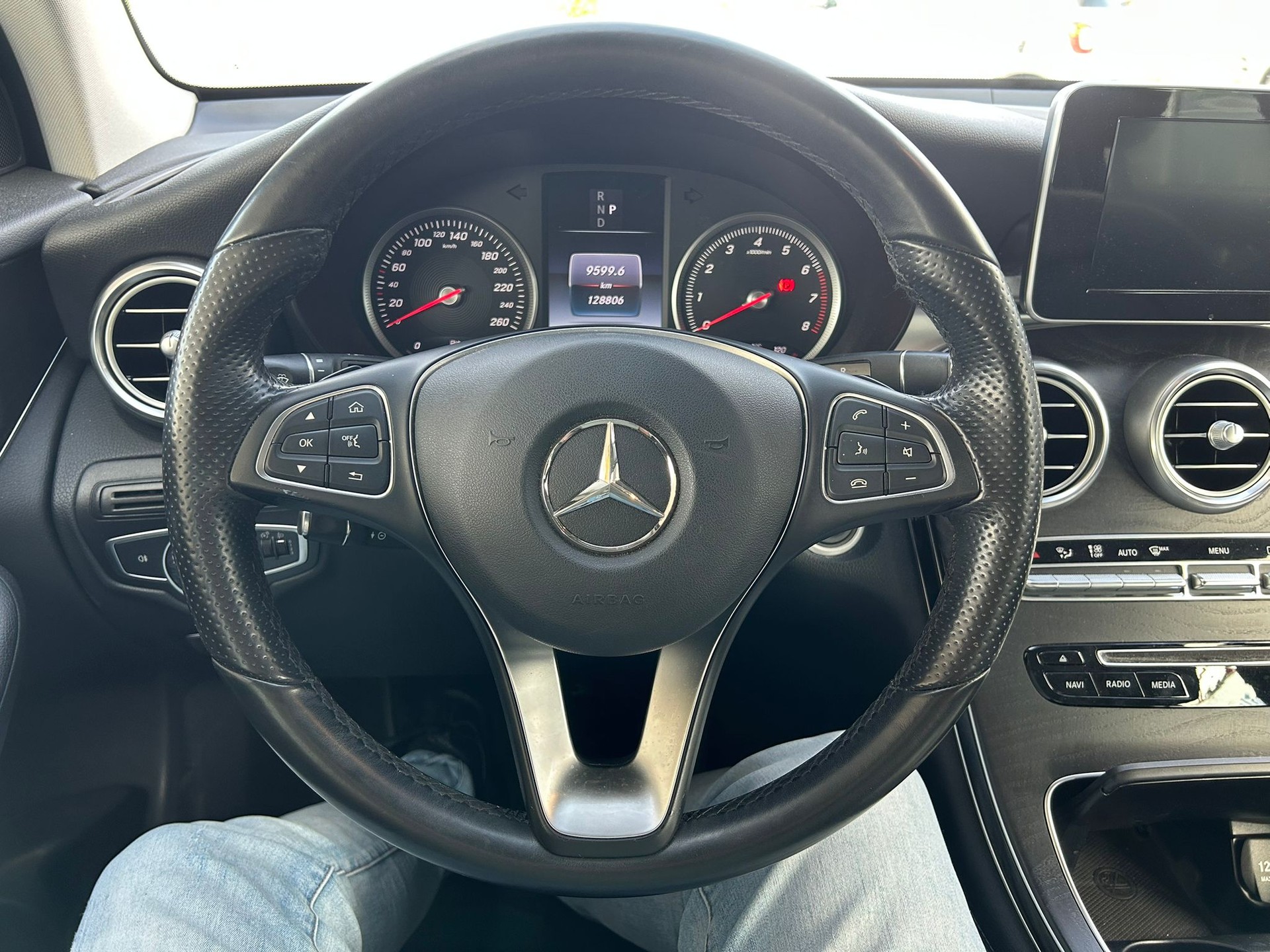 MERCEDES-BENZ GLC 250 4Matic 9G-Tronic-image-9