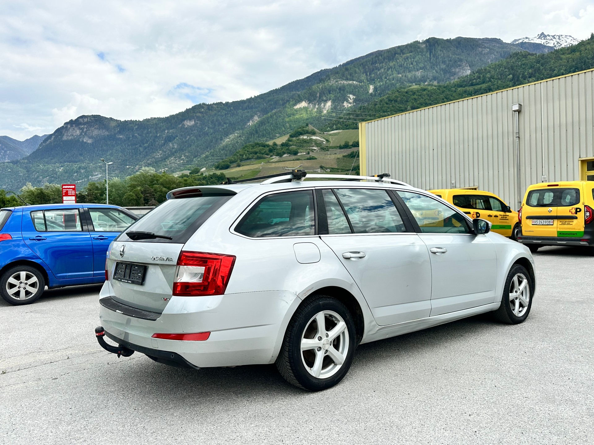 SKODA Octavia Combi 1.8 TSI Ambition 4x4 DSG-image-4