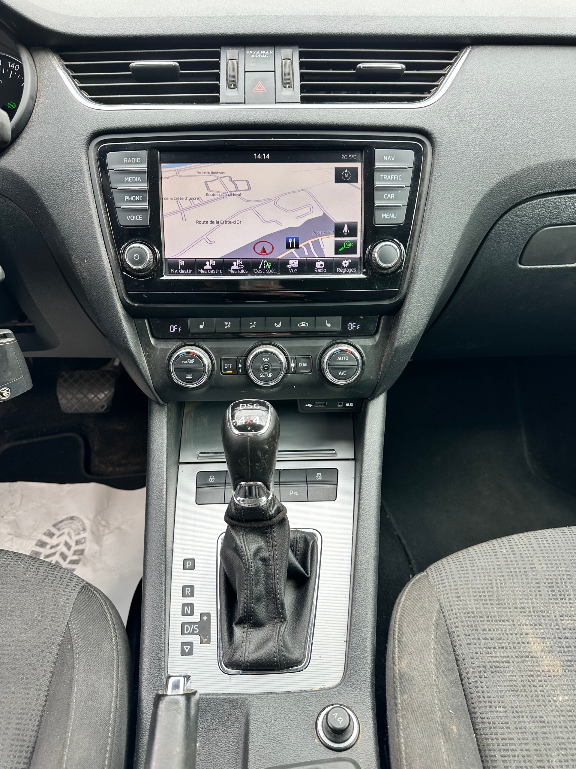 SKODA Octavia Combi 1.8 TSI Ambition 4x4 DSG-image-13