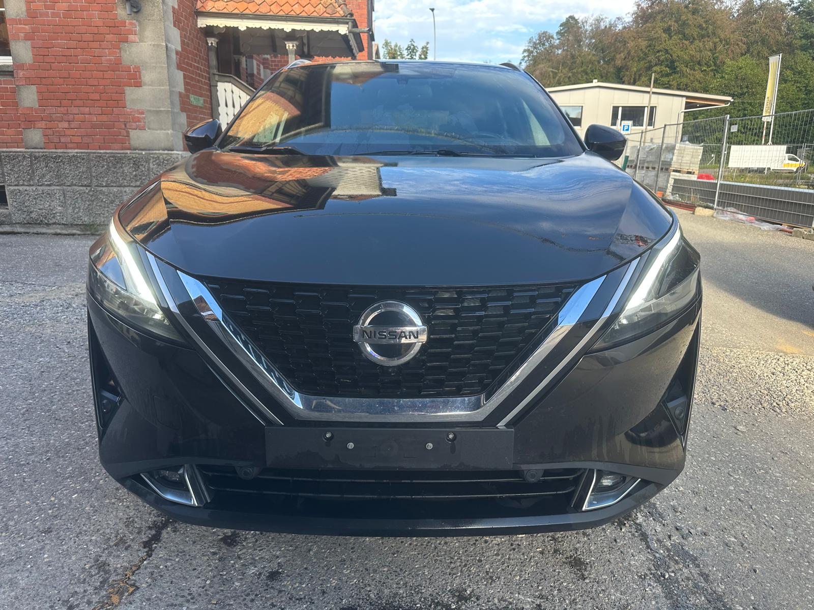 NISSAN Qashqai 1.3 DIG-T MHEV Tekna+ Xtronic 4x4-image-4