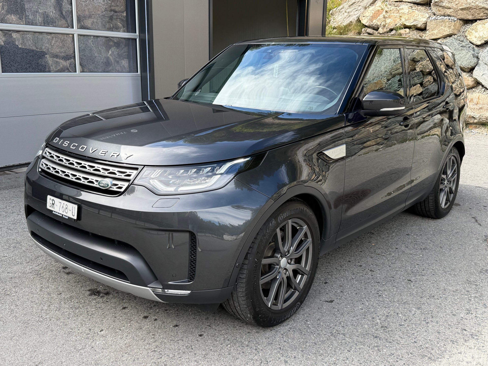 LAND ROVER Discovery 3.0 TD6 HSE Luxury Automatic-image-0