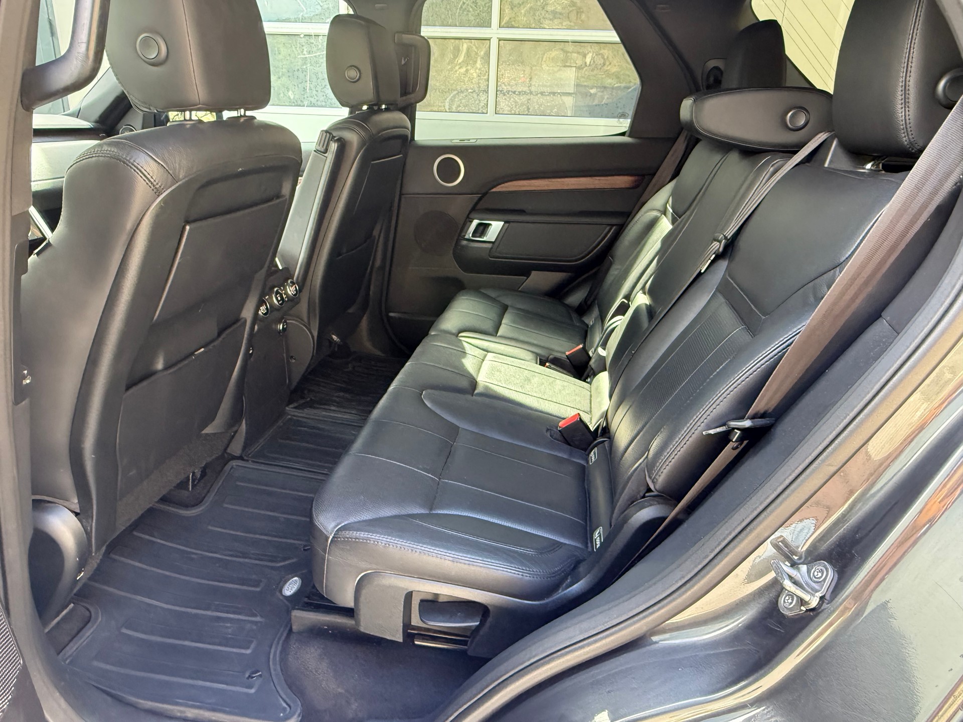 LAND ROVER Discovery 3.0 TD6 HSE Luxury Automatic-image-12