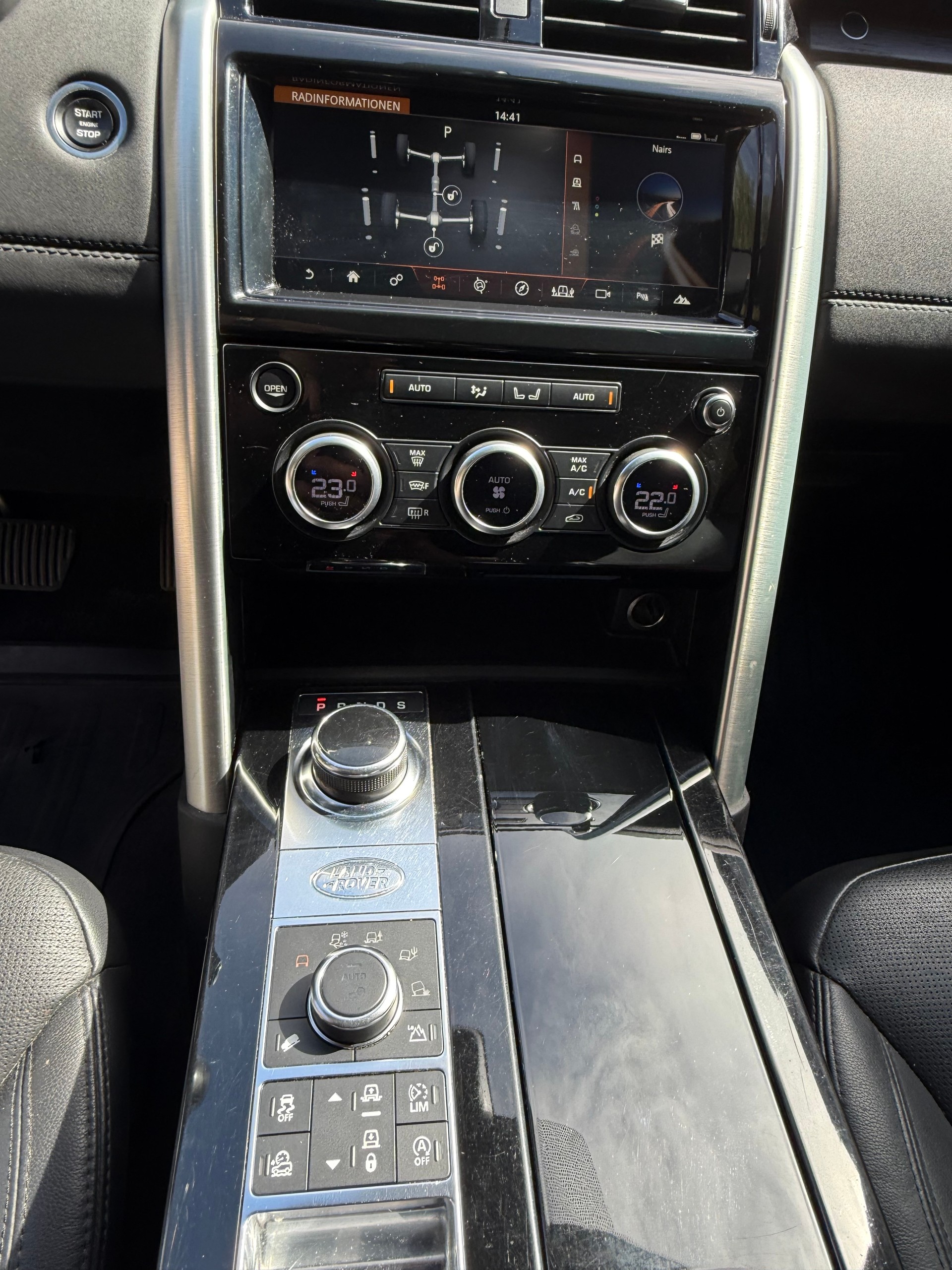 LAND ROVER Discovery 3.0 TD6 HSE Luxury Automatic-image-11