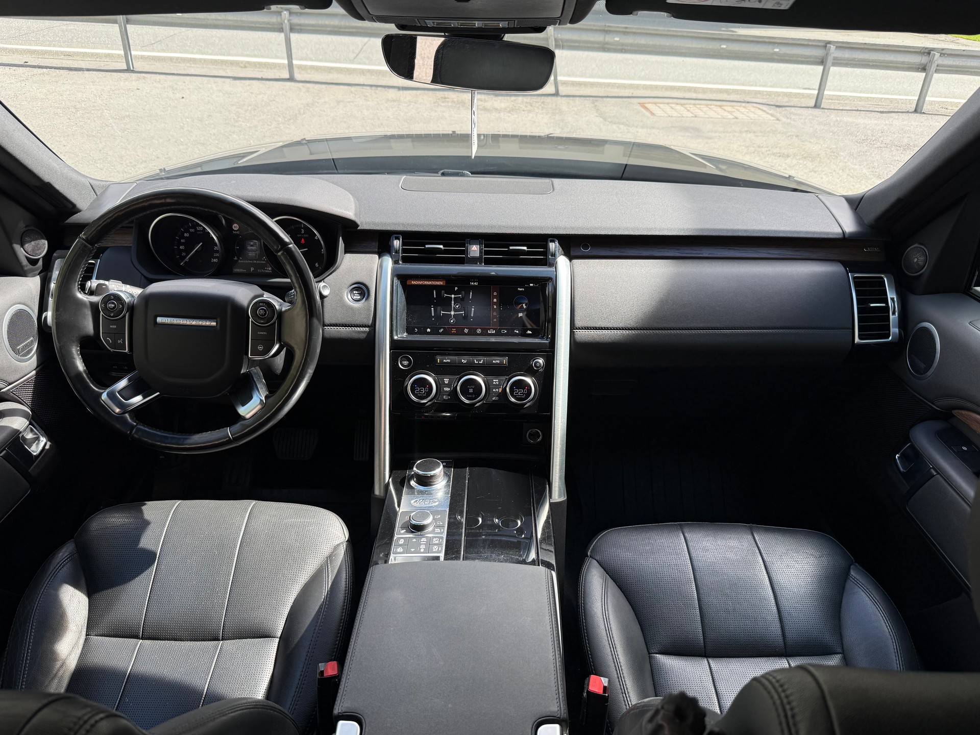 LAND ROVER Discovery 3.0 TD6 HSE Luxury Automatic-image-8