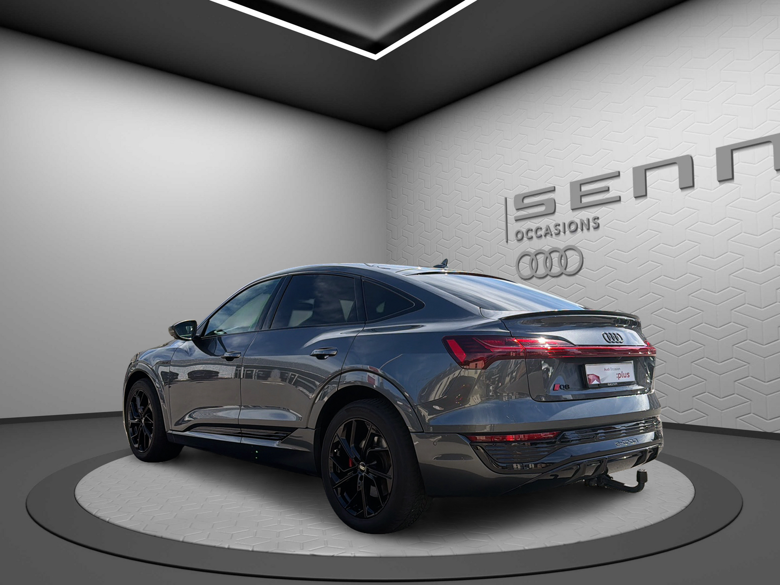 AUDI Q8 Sportback 55 e-tron Black Edition quattro-image-3
