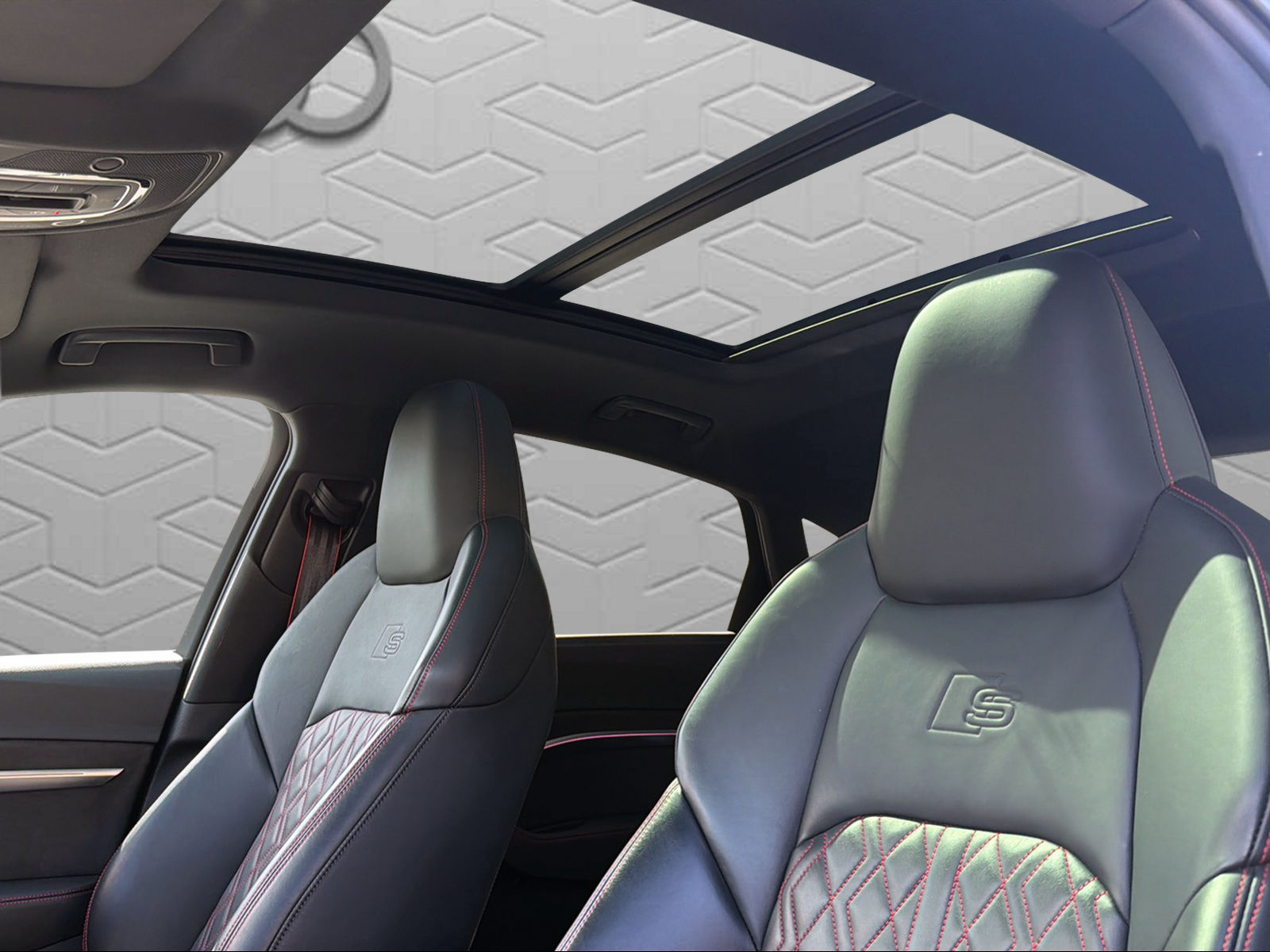 AUDI Q8 Sportback 55 e-tron Black Edition quattro-image-17