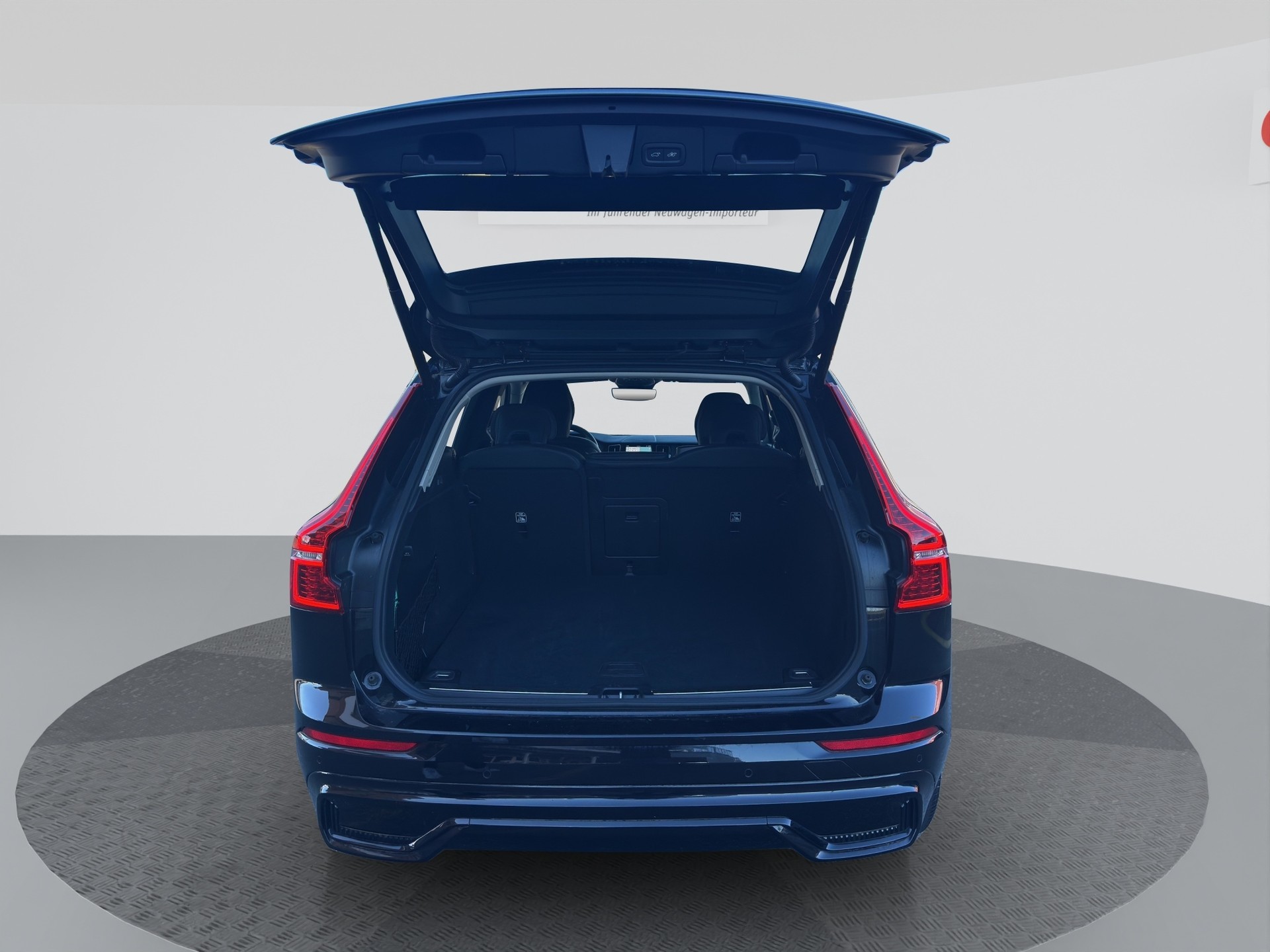 VOLVO XC60 B5 Benzin Mild Hybrid AWD Plus Dark Geartronic-image-15