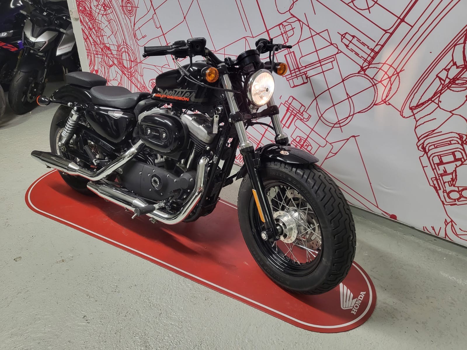 HARLEY-DAVIDSON XL 1200 X Forty Eight-showroom-element-1