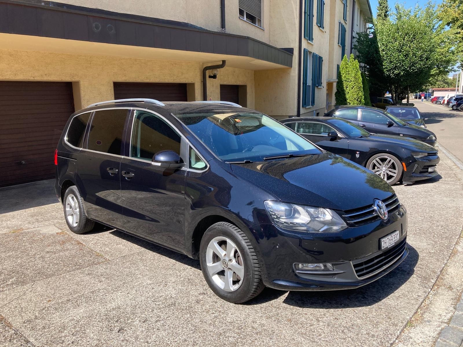 VW Sharan 2.0 TDI BlueMotion Technology Highline DSG-image-2