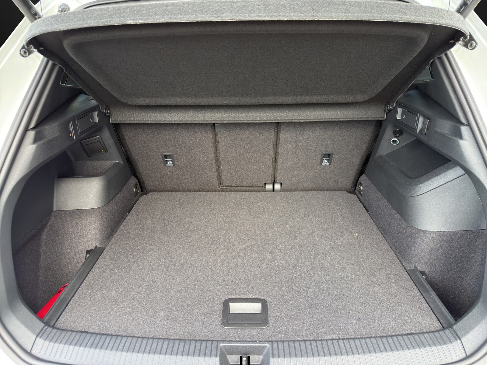 VW Tiguan 2.0 TDI SCR R-Line 4Motion DSG-image-13