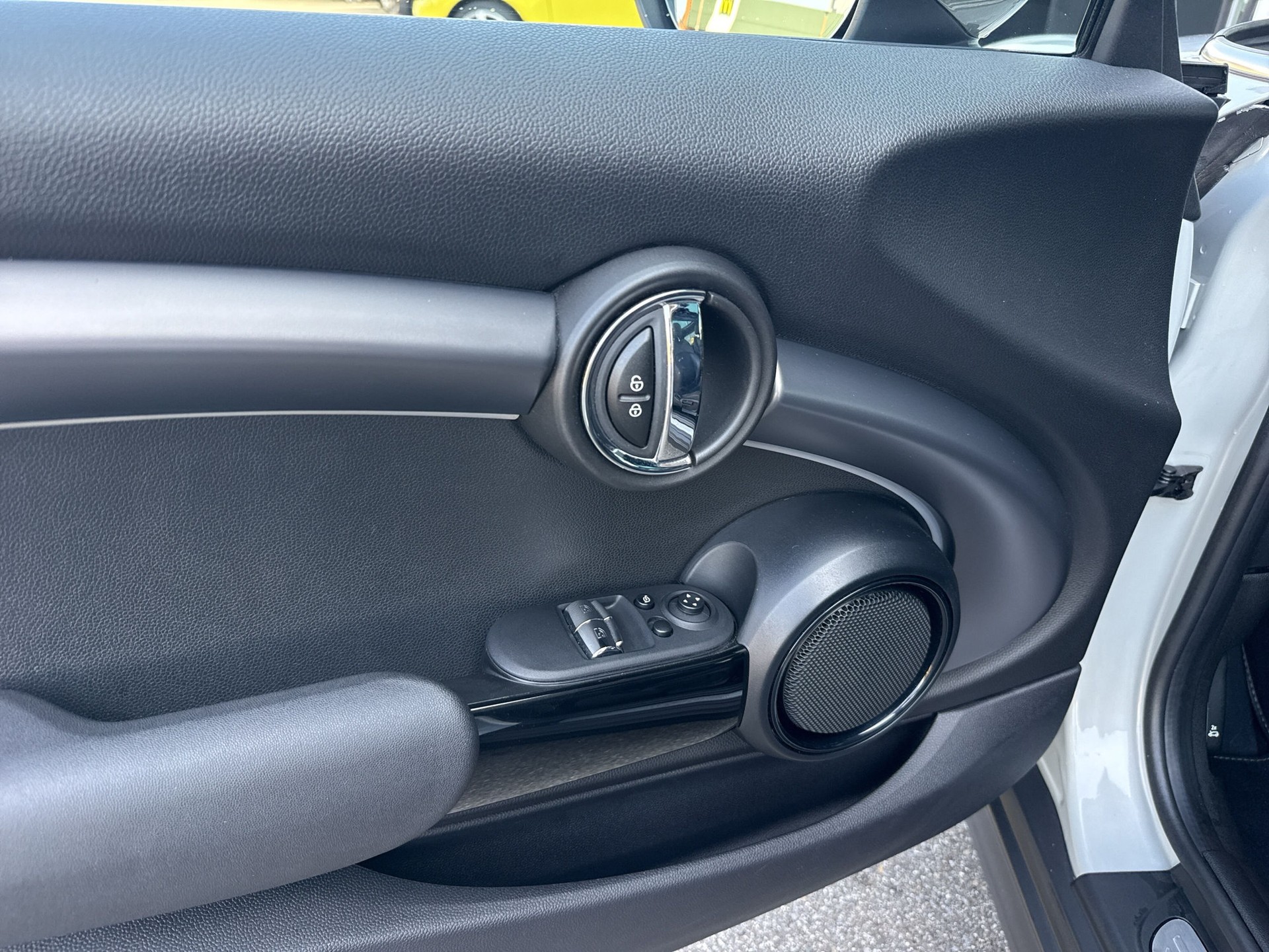 MINI Cooper S Trafalgar Edition Steptronic DKG-image-16