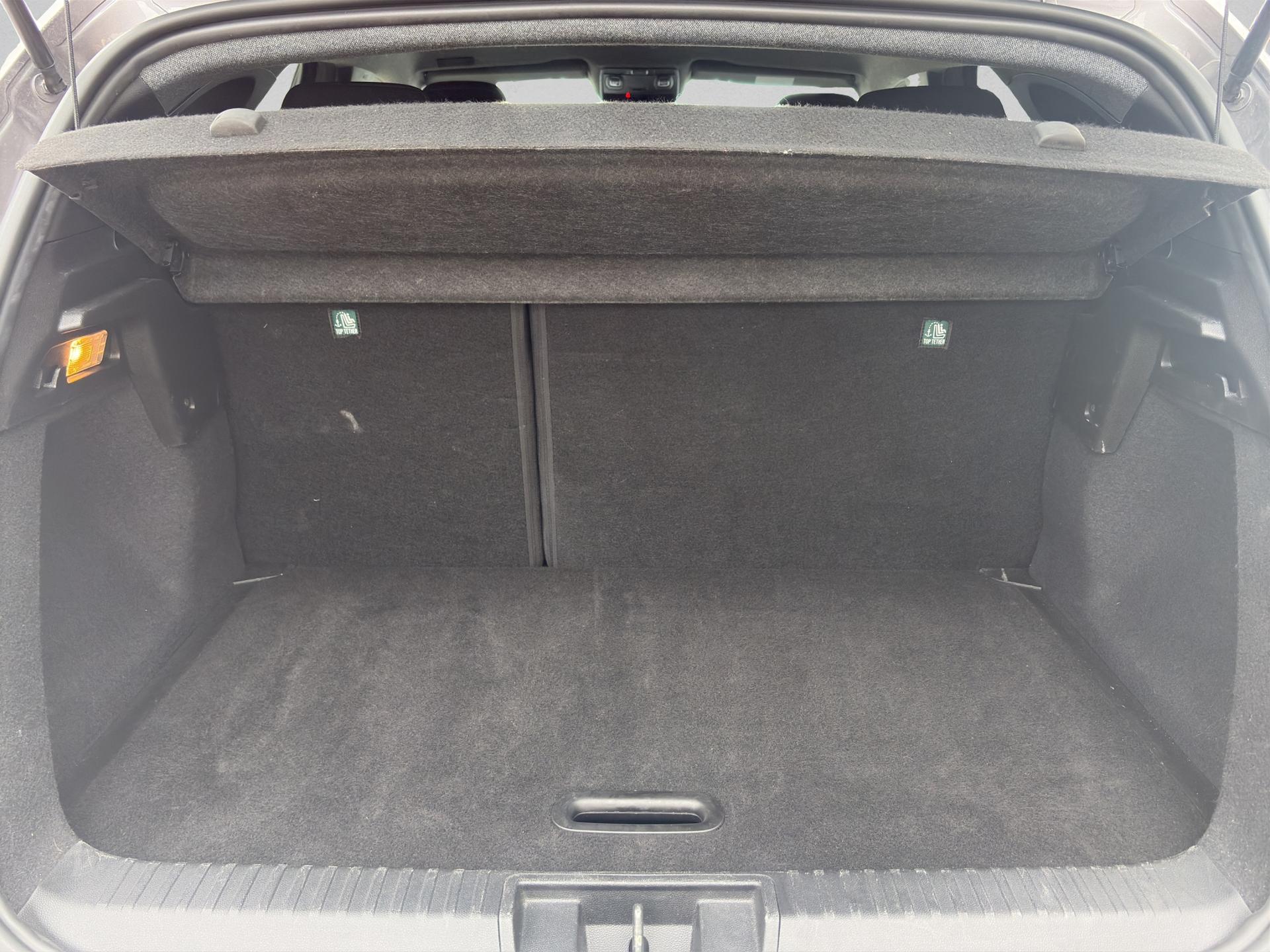 RENAULT Captur 1.3 TCe Esprit Alpine EDC-image-14