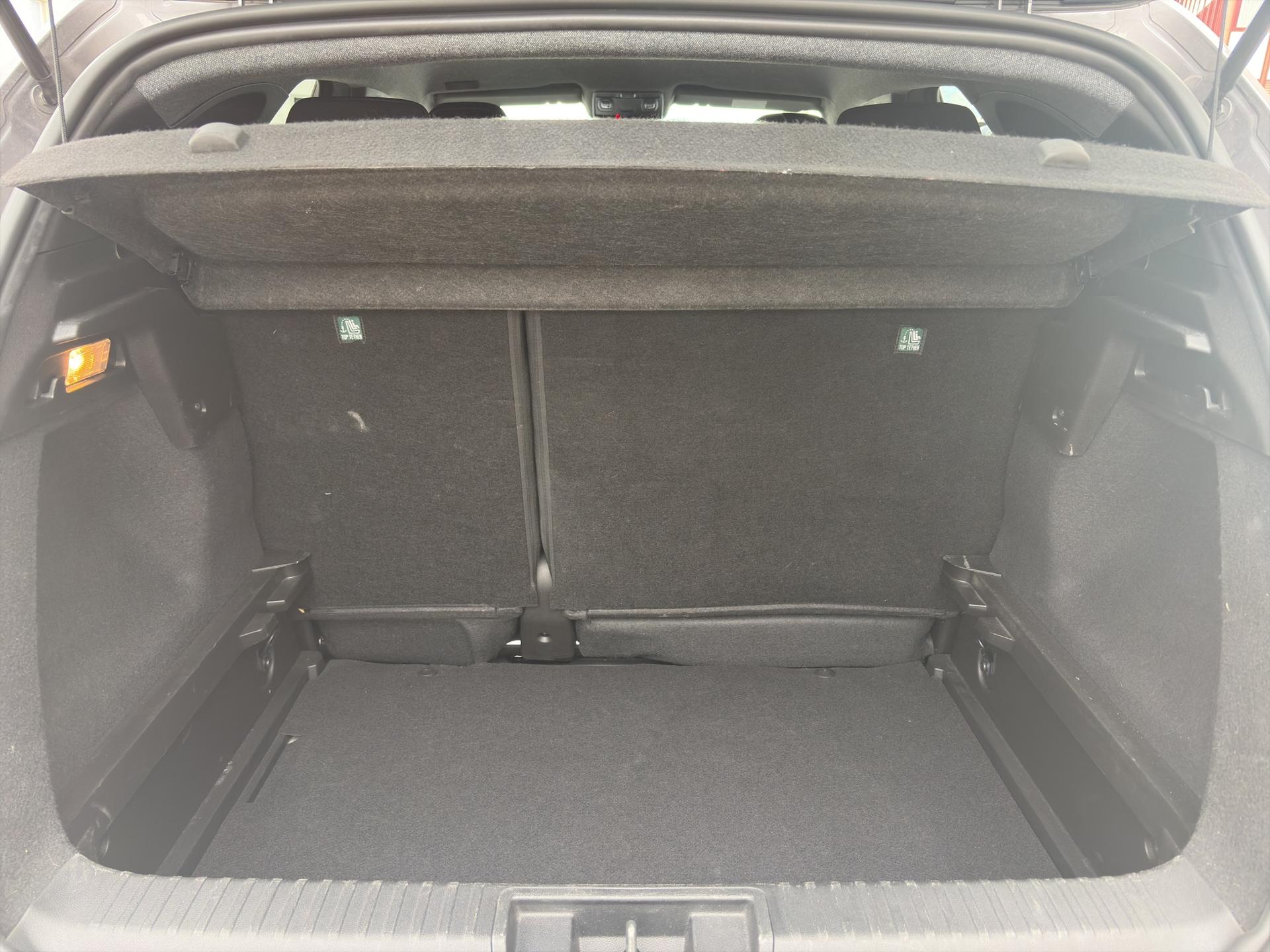 RENAULT Captur 1.3 TCe Esprit Alpine EDC-image-19