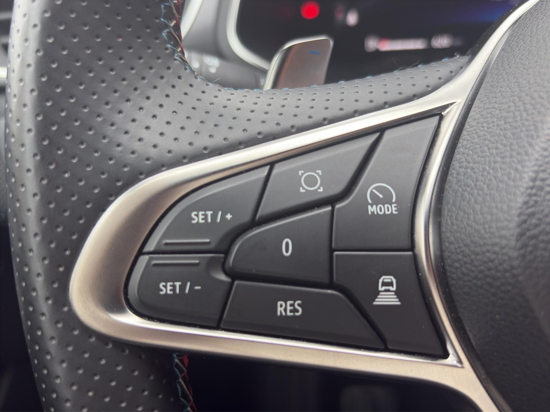 RENAULT Captur 1.3 TCe Esprit Alpine EDC-image-17