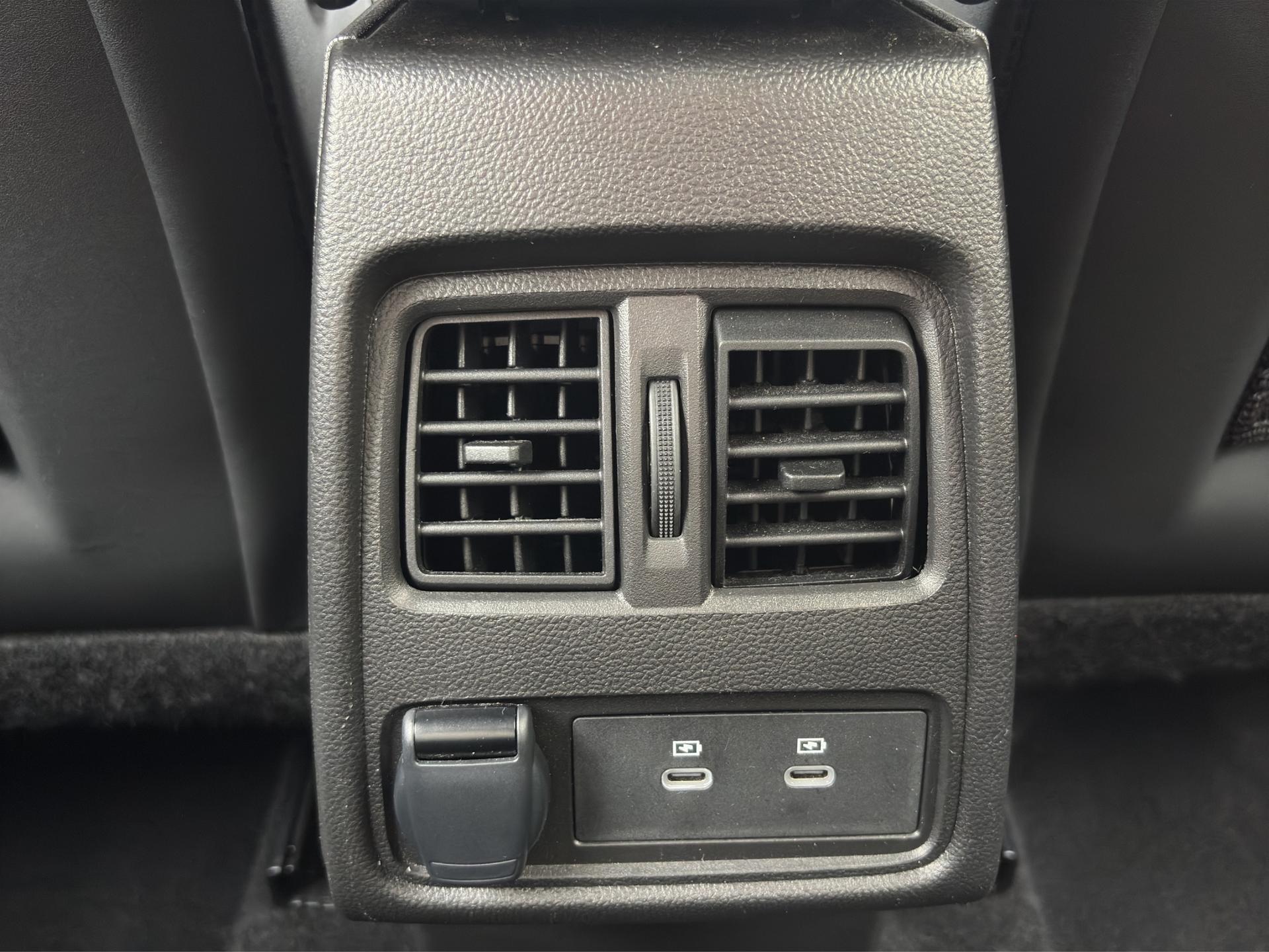 RENAULT Captur 1.3 TCe Esprit Alpine EDC-image-18
