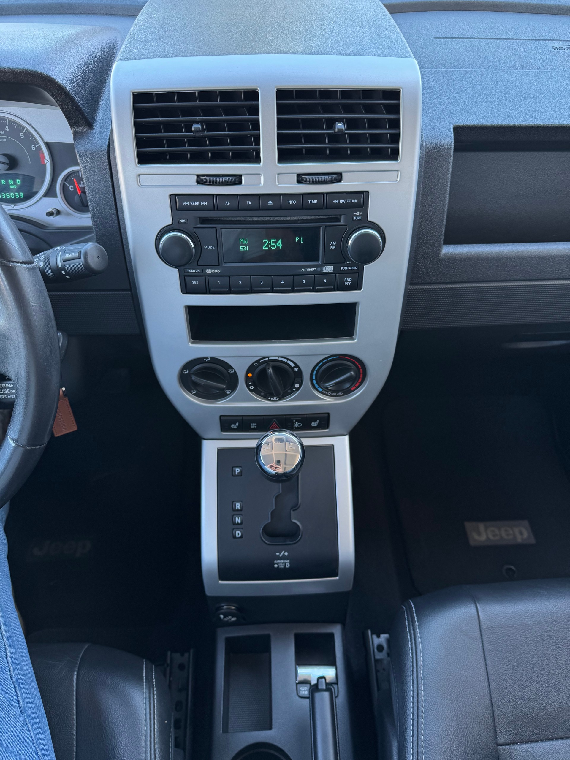 JEEP Compass 2.4 Limited CVT-image-10