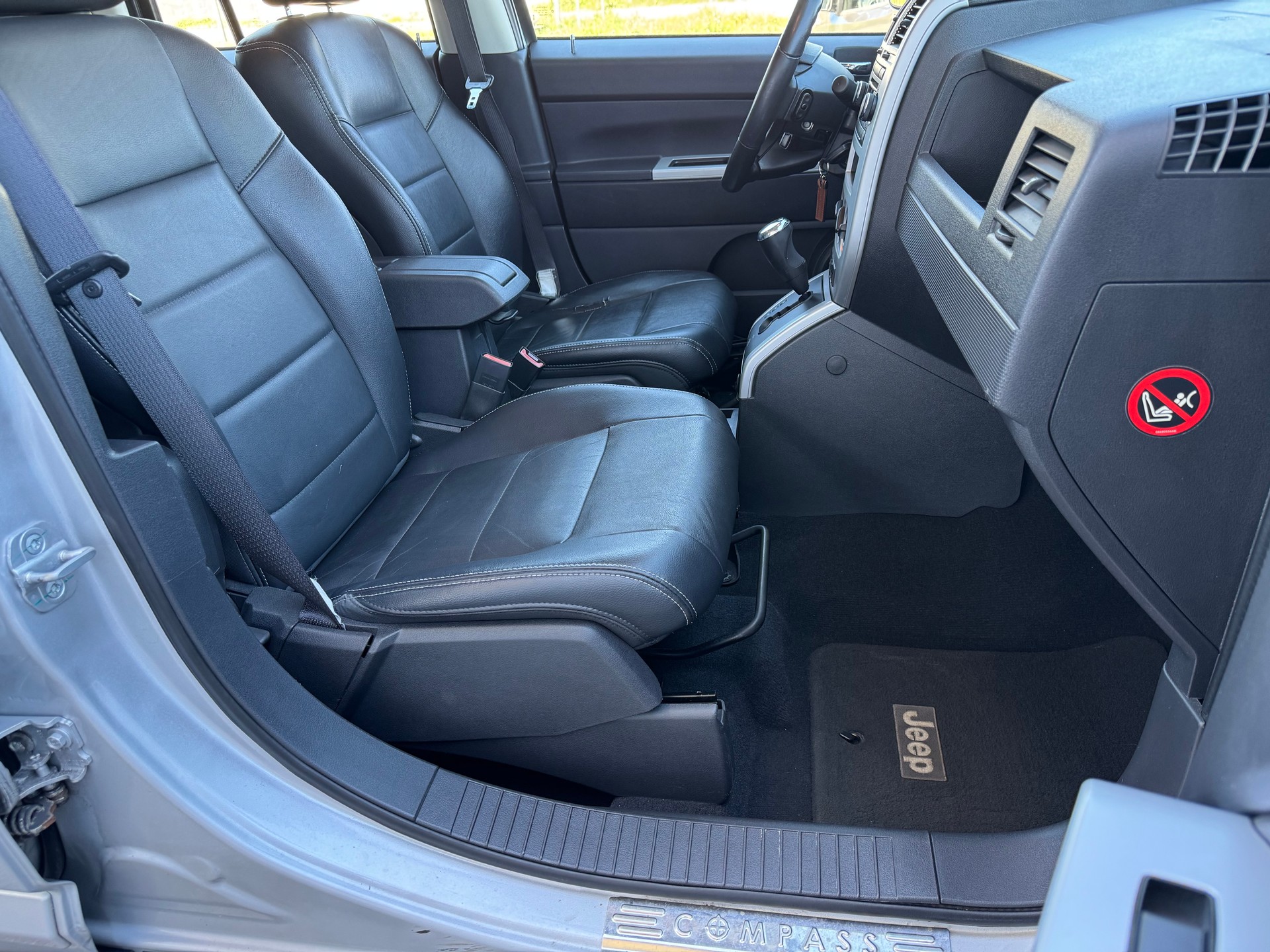JEEP Compass 2.4 Limited CVT-image-8