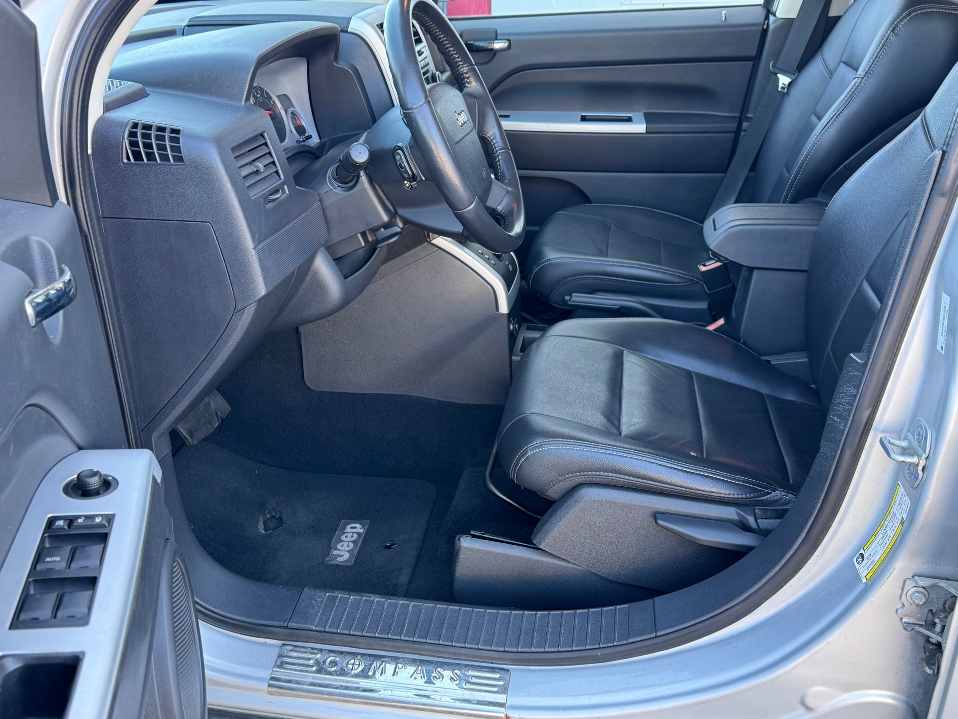 JEEP Compass 2.4 Limited CVT-image-9