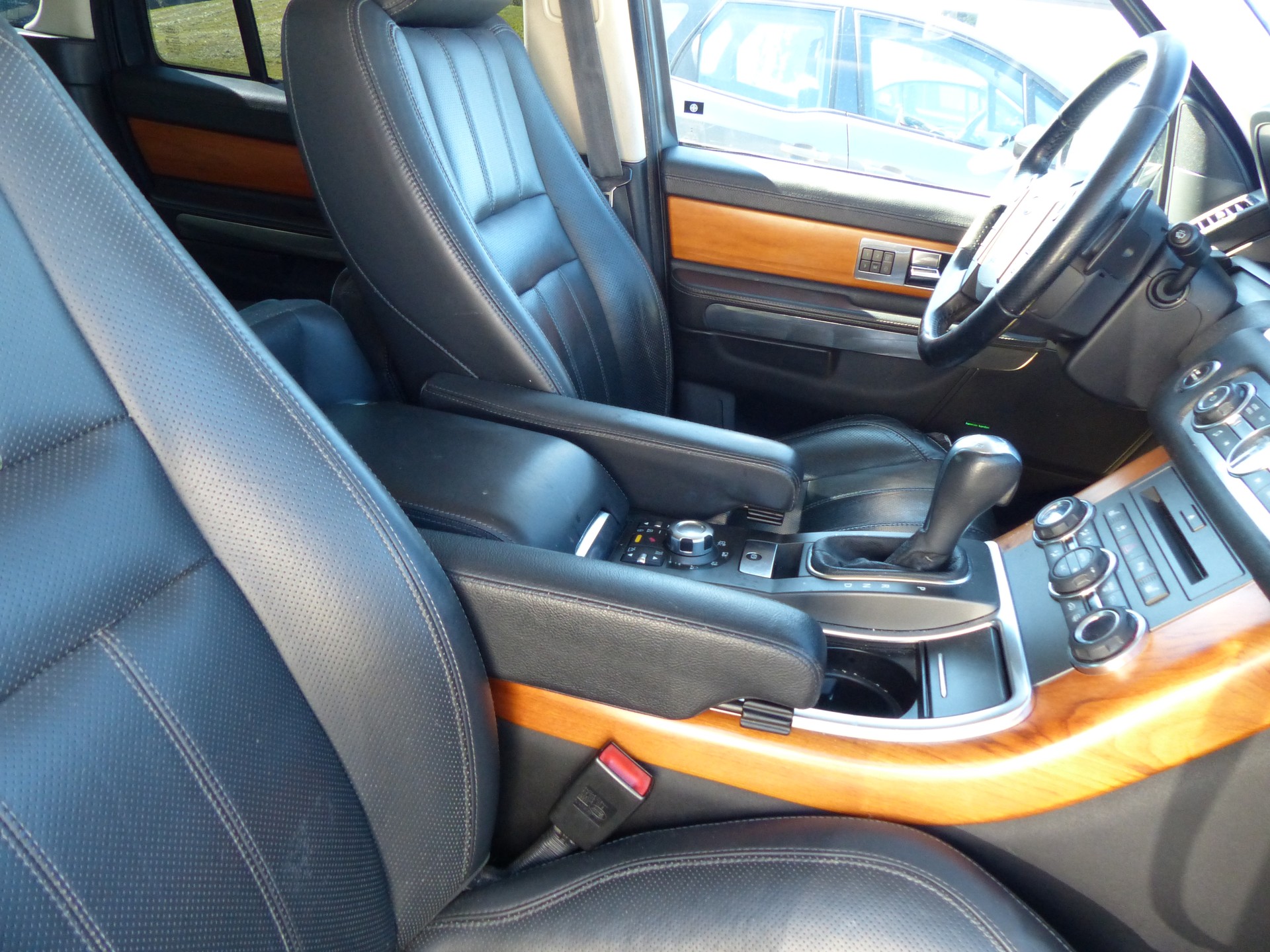 LAND ROVER Range Rover Sport 3.6 TDV8 HSE Automatic-image-12