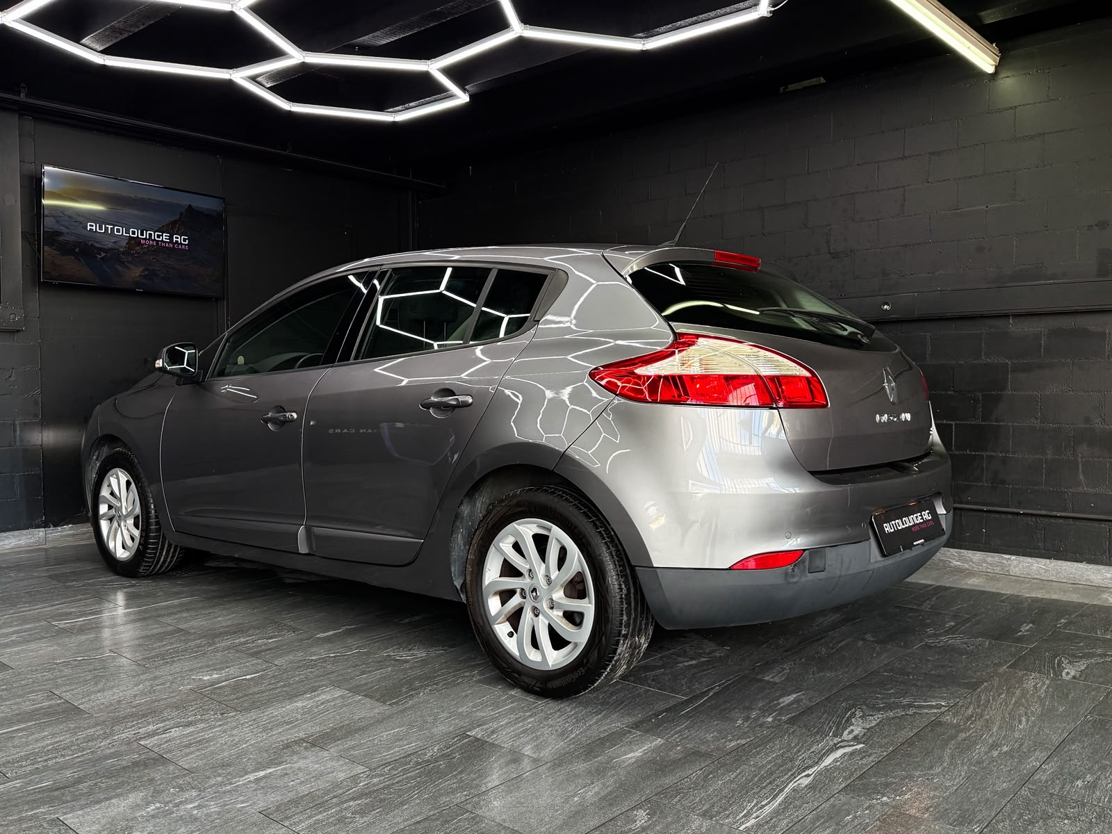 RENAULT Mégane 1.5 dCi Dynamique EDC-image-4