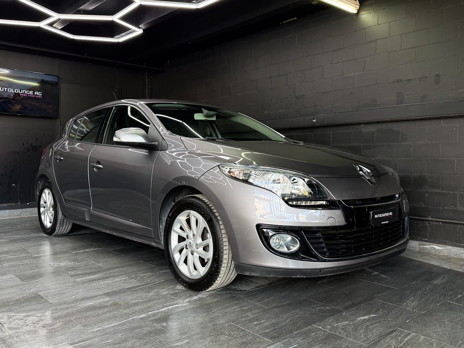 RENAULT Mégane 1.5 dCi Dynamique EDC-image-2