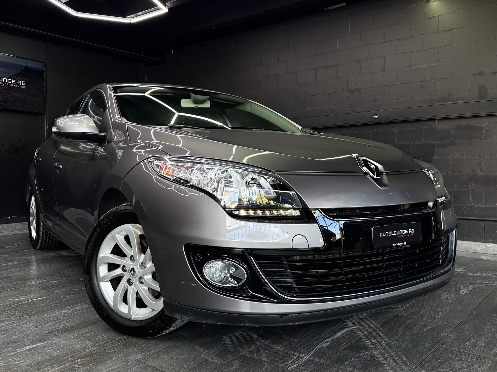 RENAULT Mégane 1.5 dCi Dynamique EDC-image-0