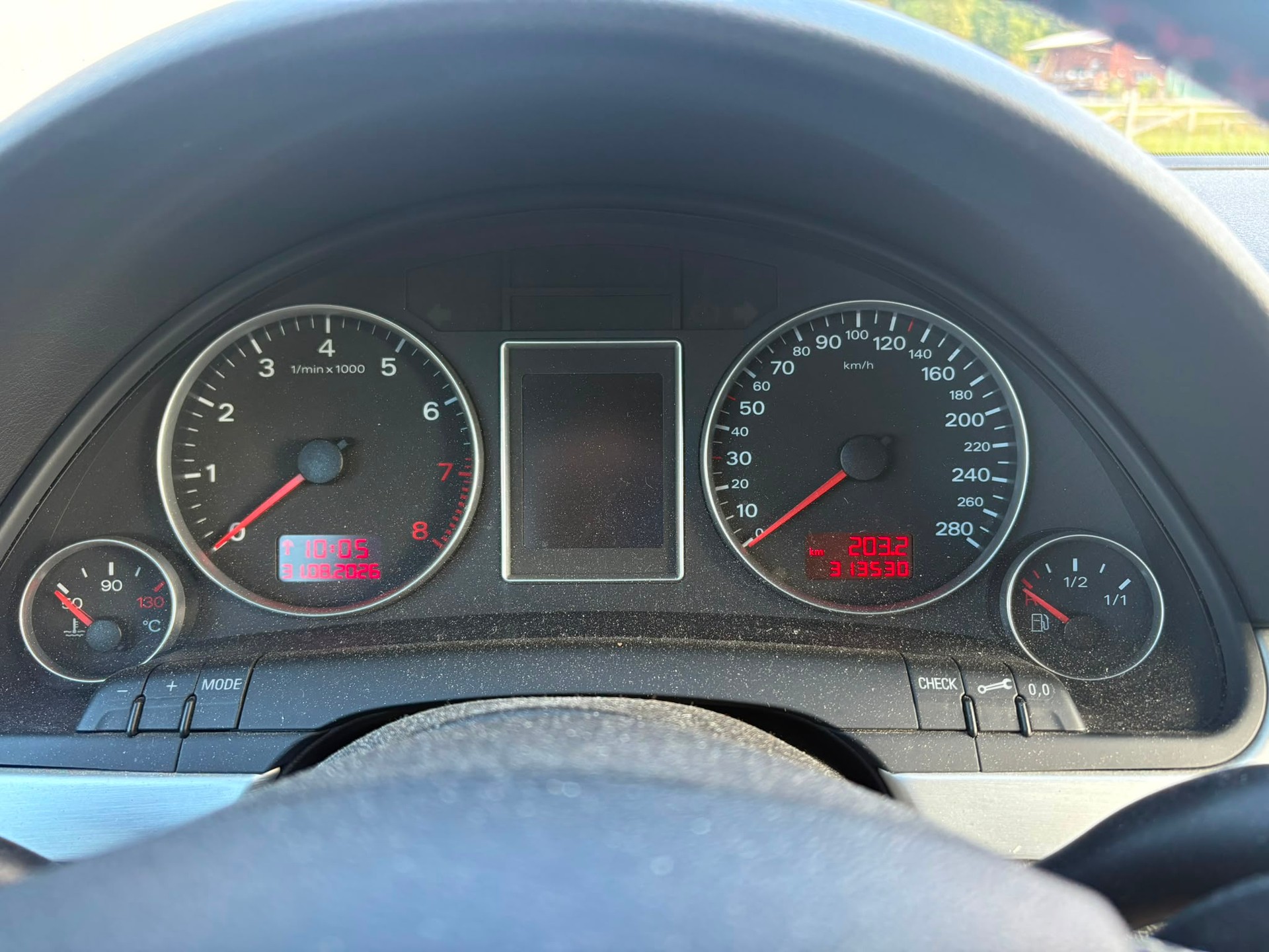 AUDI A4 Avant 2.0 Turbo FSI-image-6