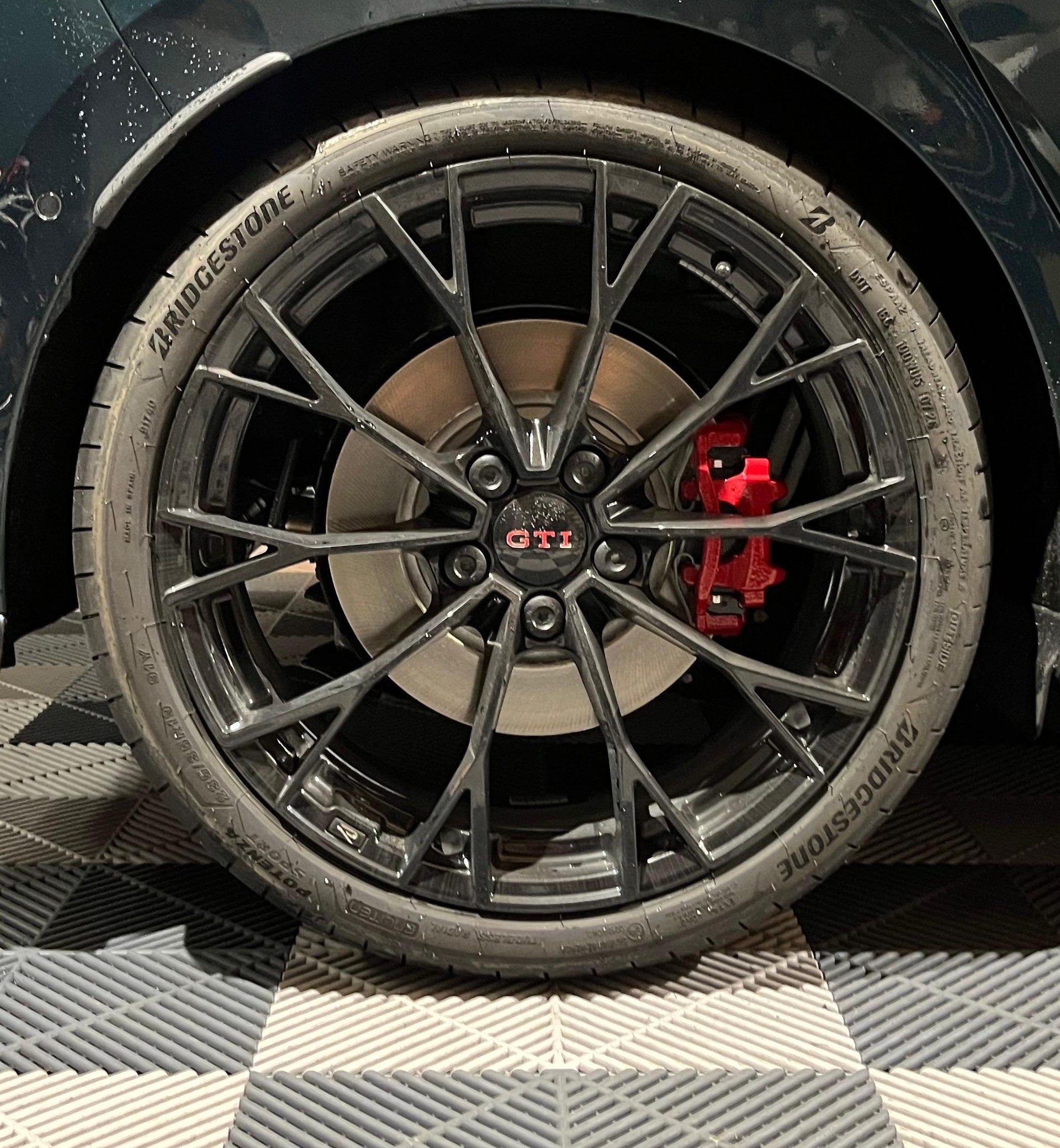 VW Golf 2.0 TSI GTI Edition 50 DSG-image-17