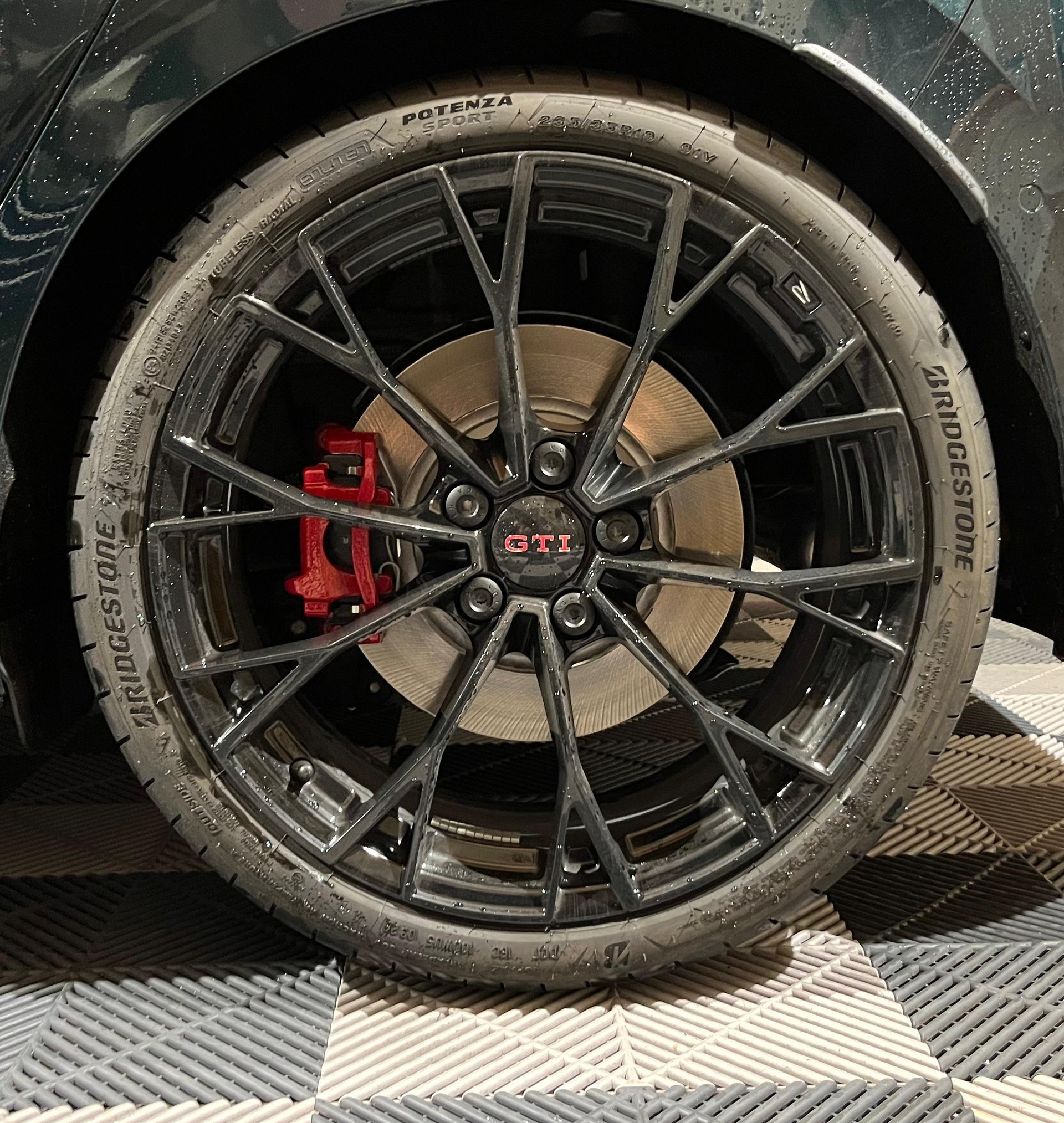 VW Golf 2.0 TSI GTI Edition 50 DSG-image-18